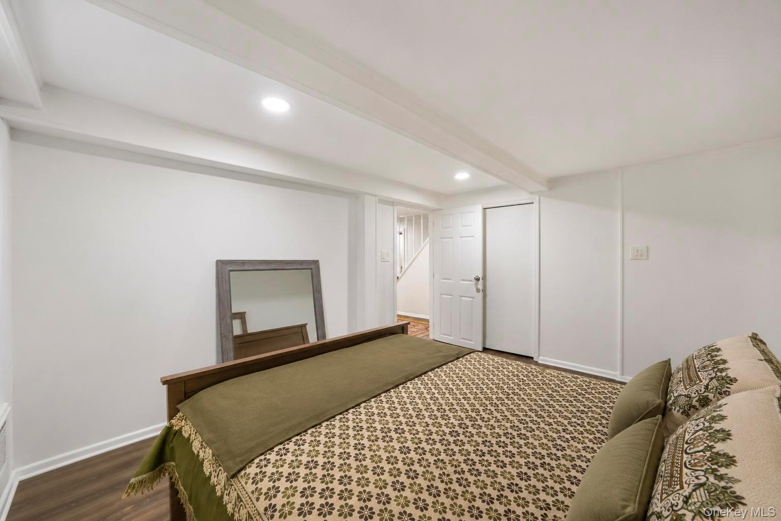 52 E Fenimore Street Property Photo 26