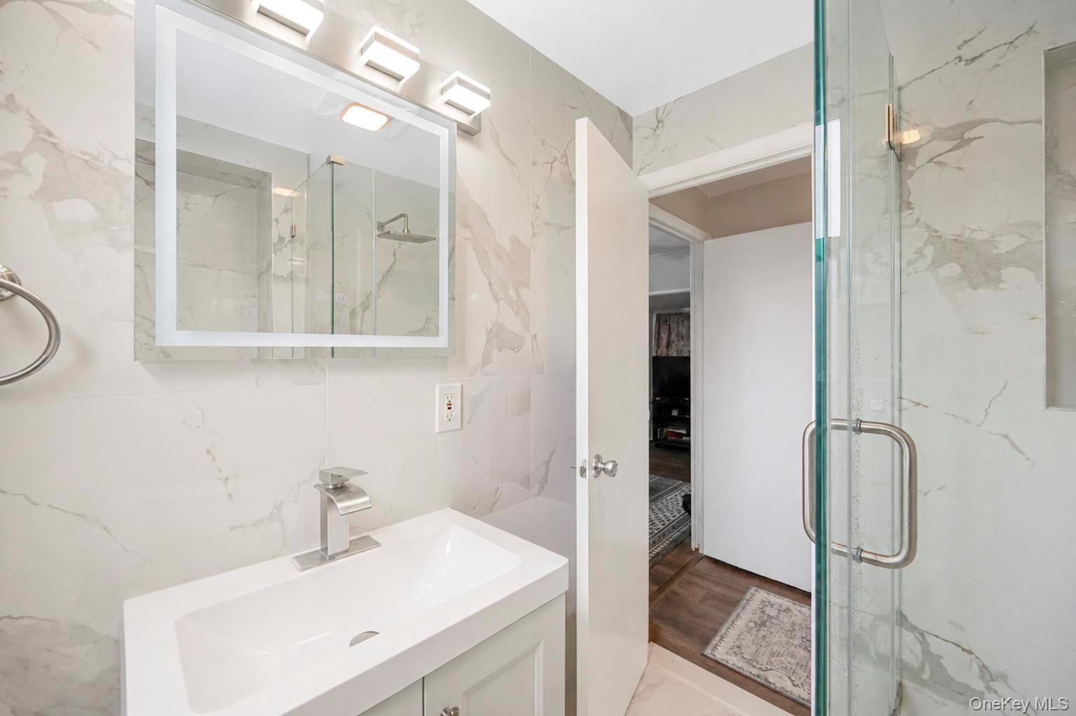 52 E Fenimore Street Property Photo 28