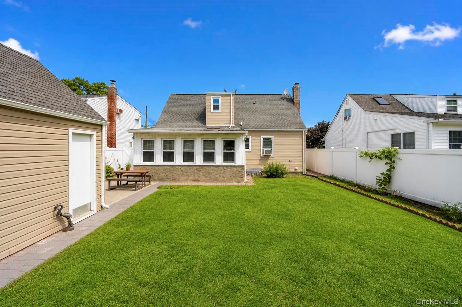52 E Fenimore Street Property Photo 38
