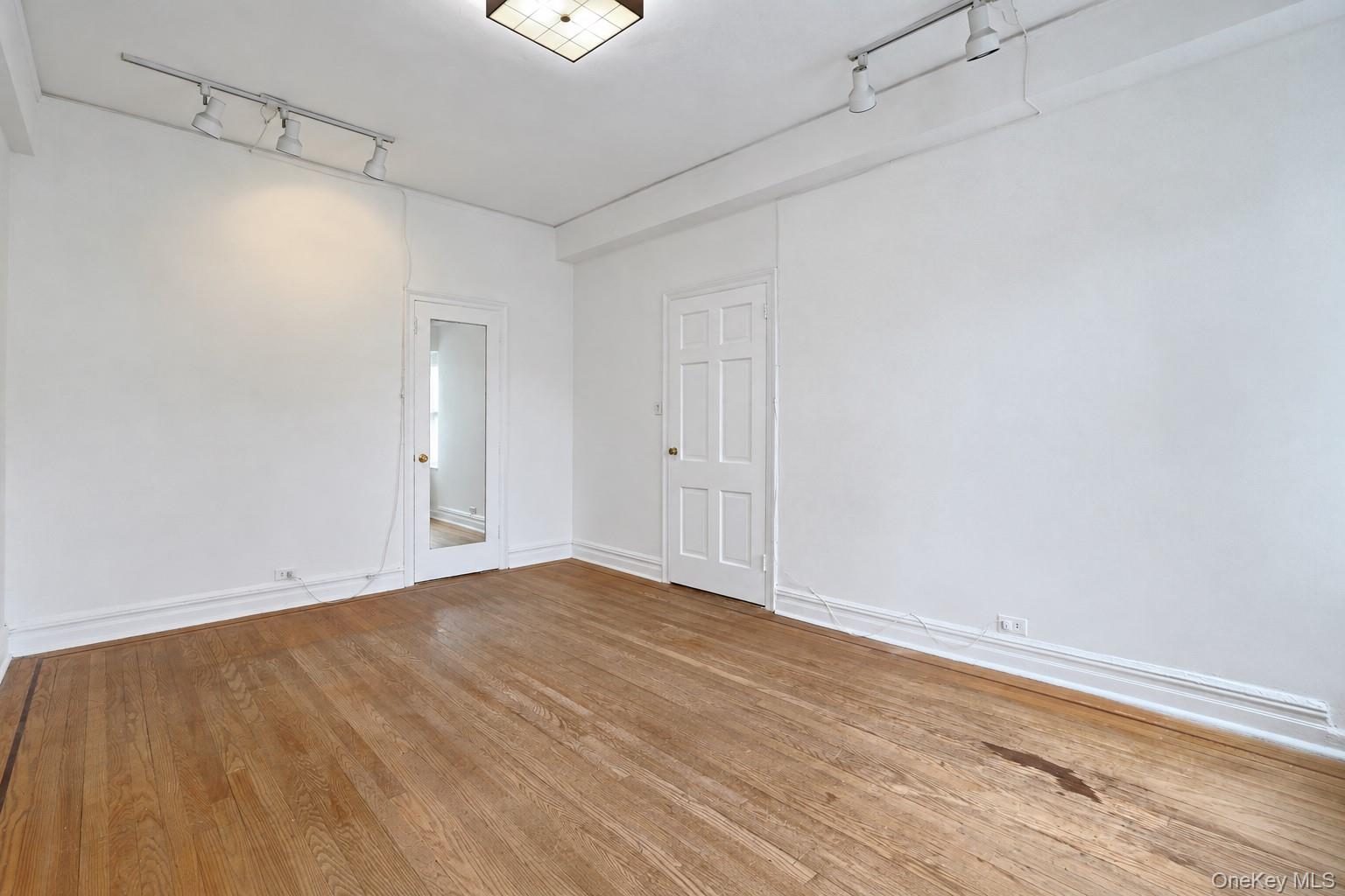 3 Park Lane 1b Property Photo 20