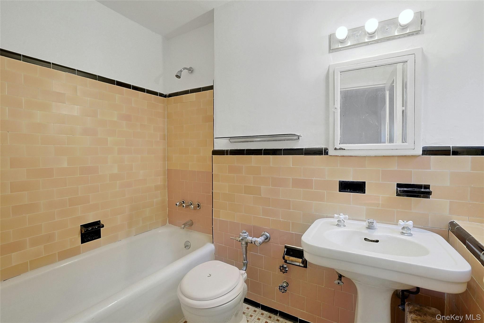 3 Park Lane 1b Property Photo 25