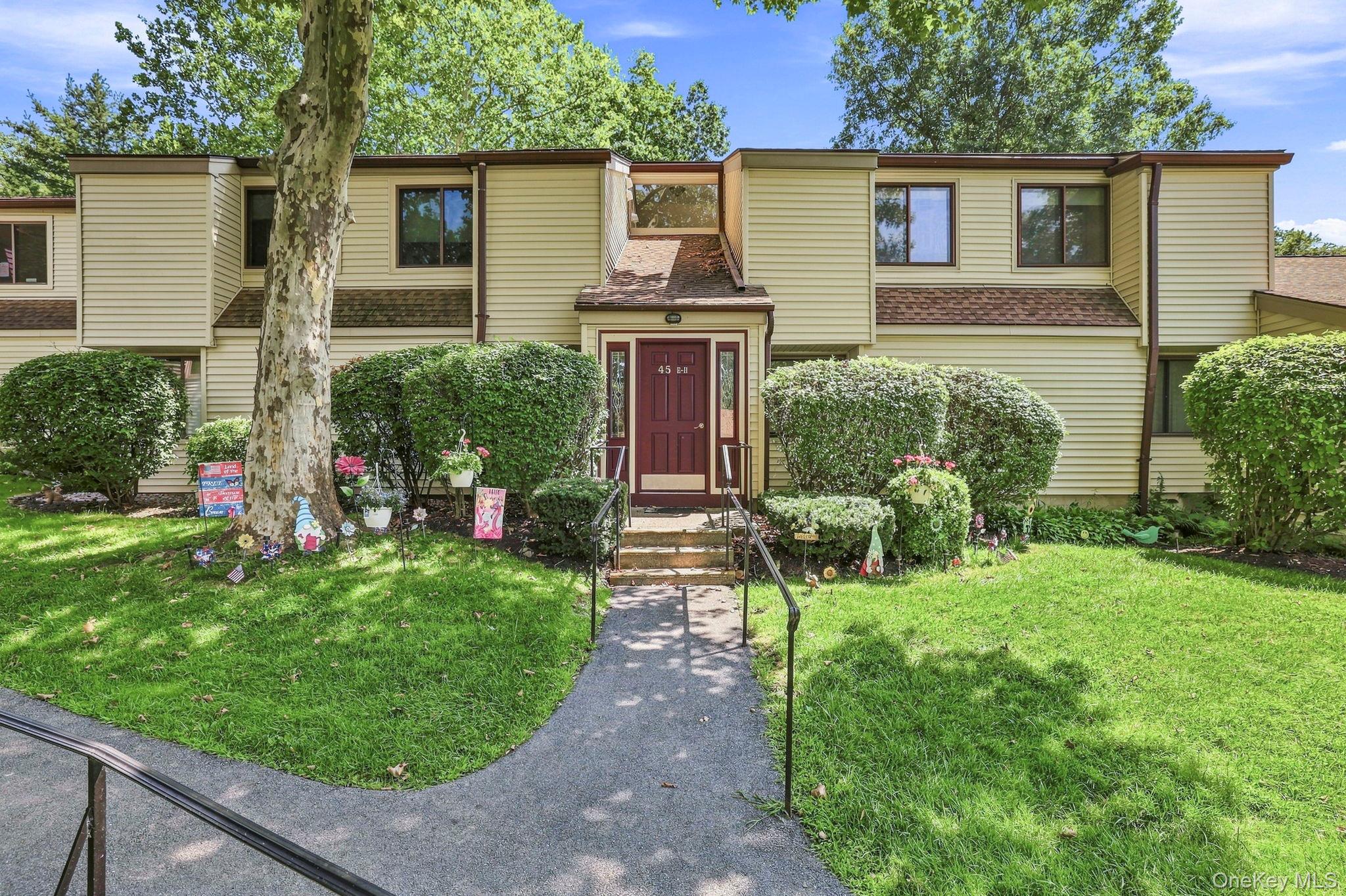 45 Jefferson Oval H Property Photo 1