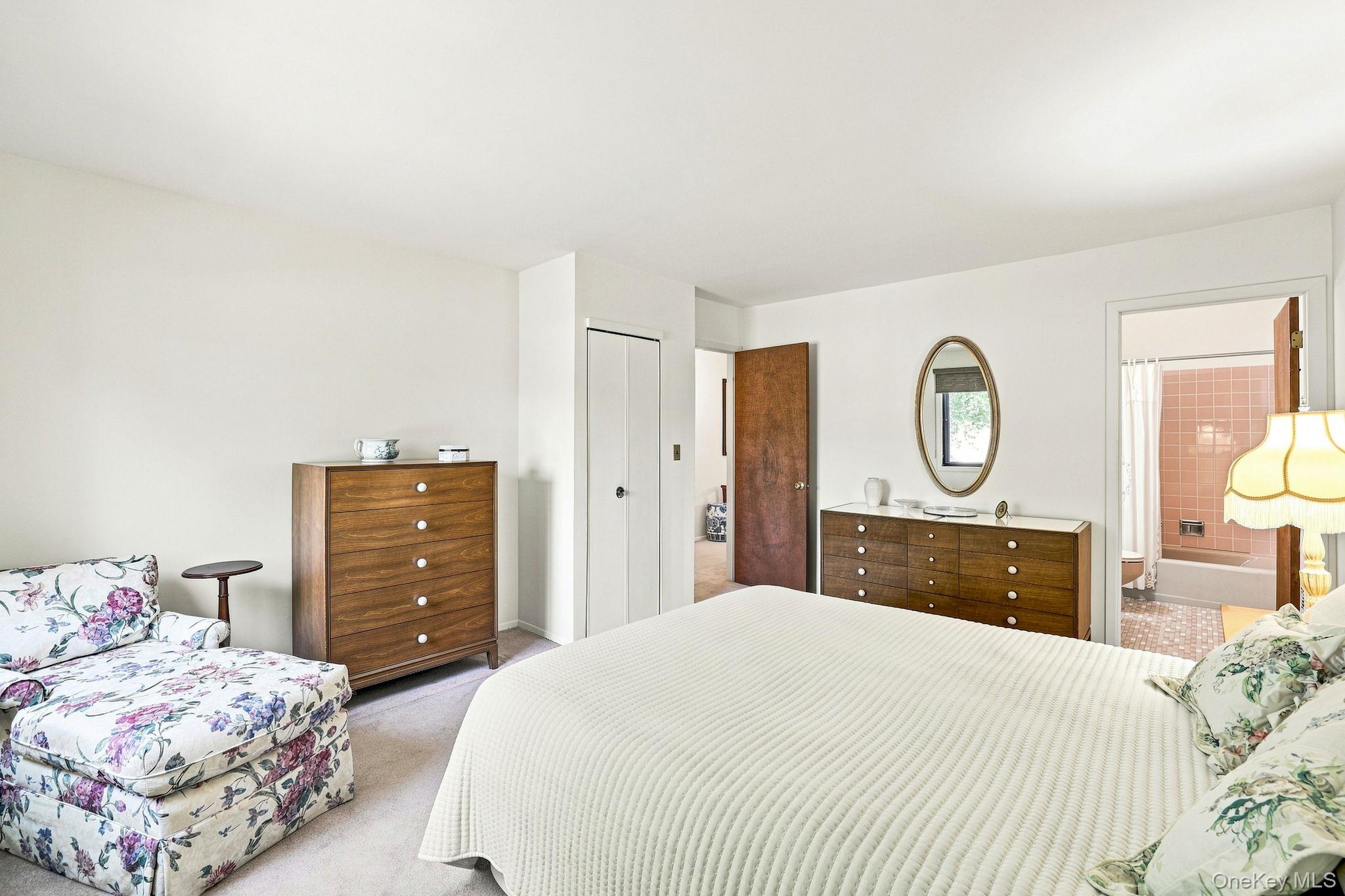 45 Jefferson Oval H Property Photo 15