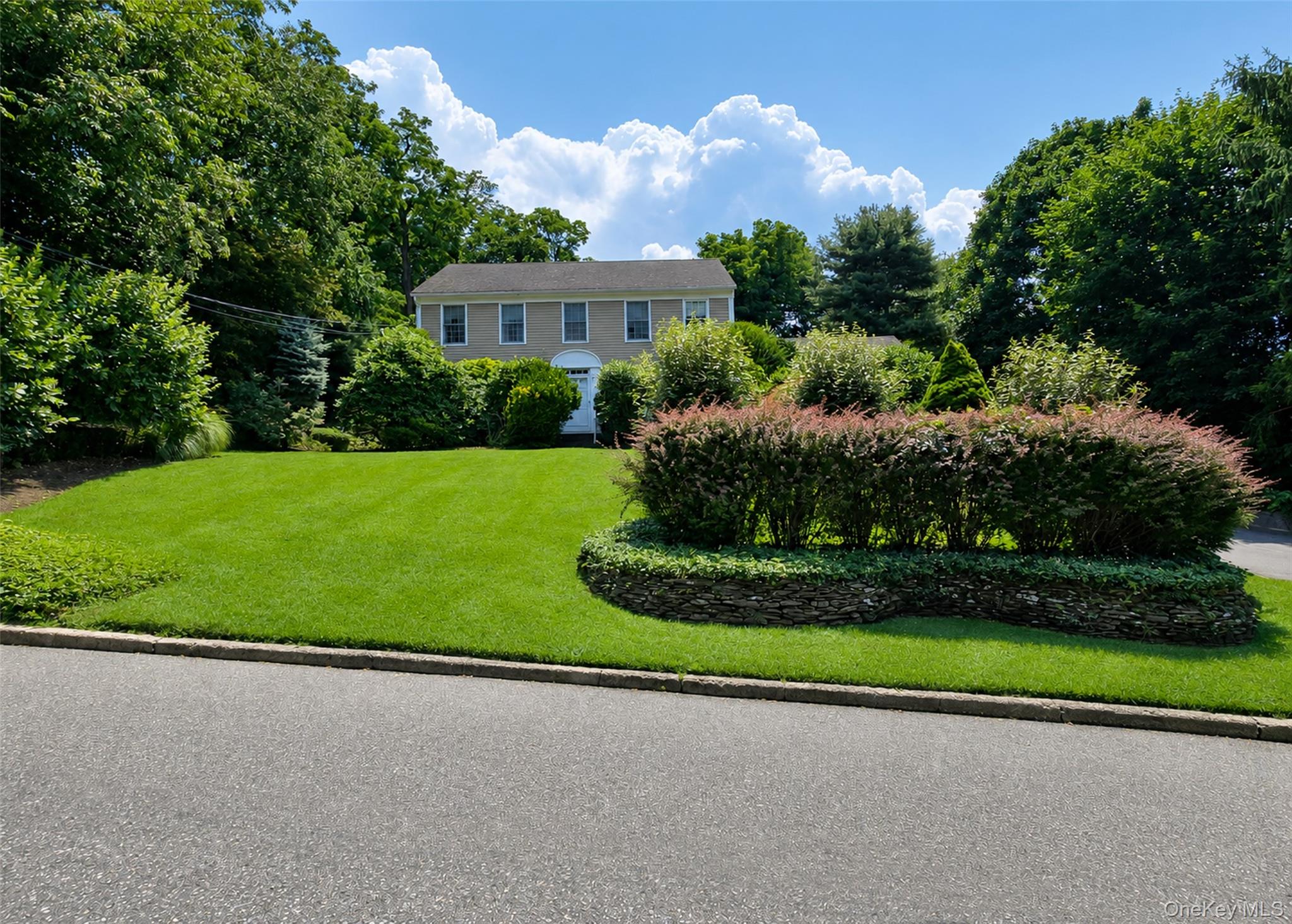 16 Woodhull Road Property Photo 1