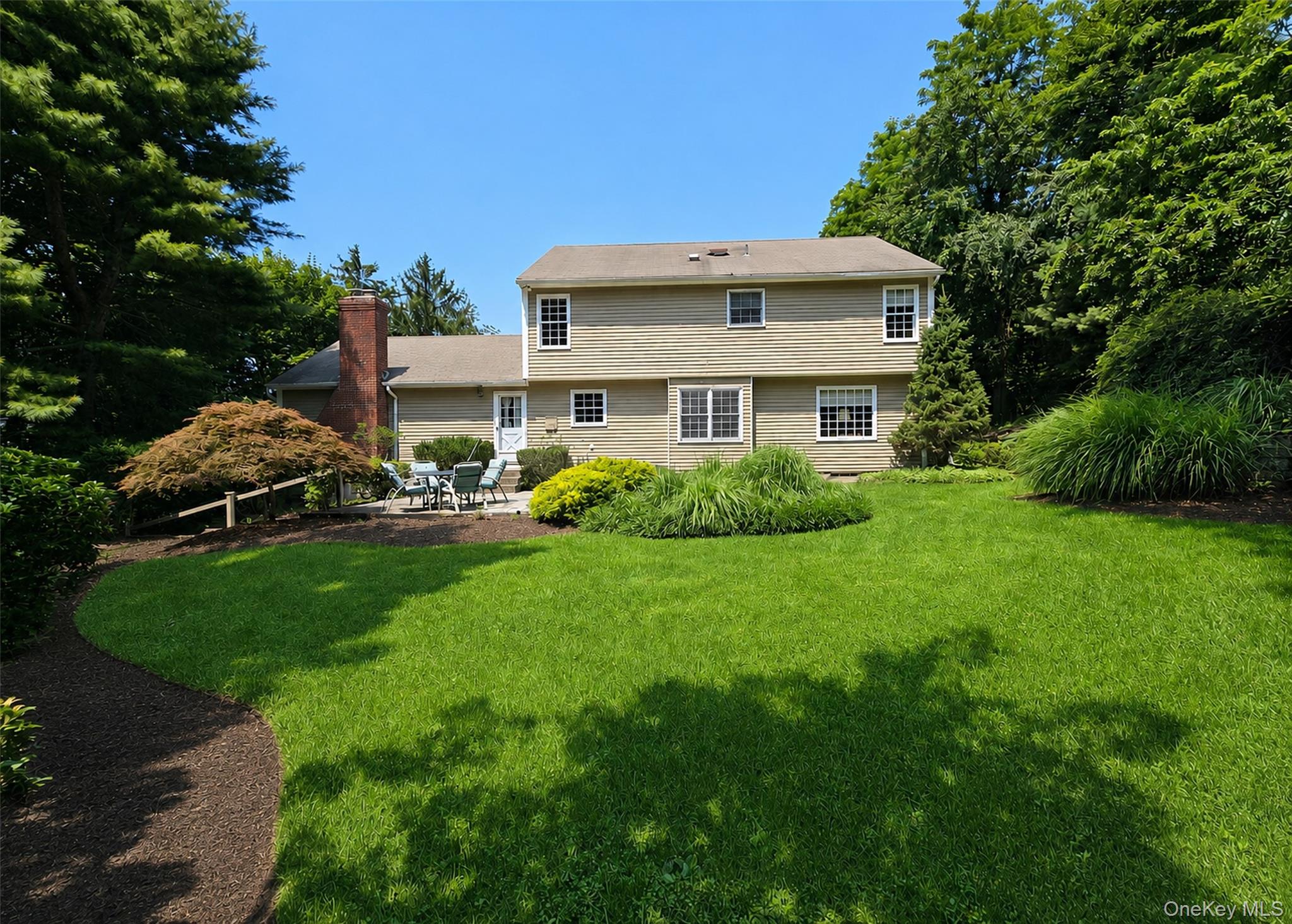 16 Woodhull Road Property Photo 3
