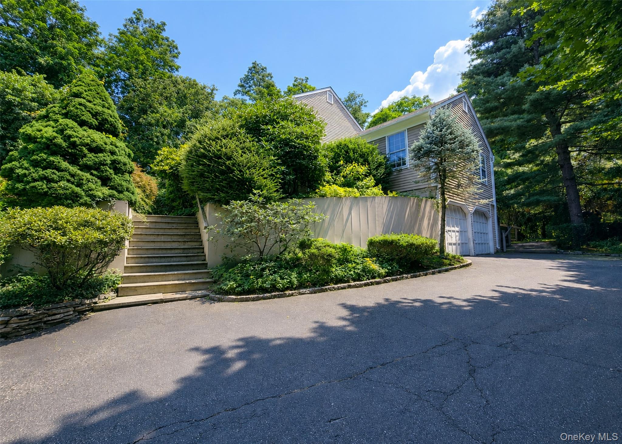 16 Woodhull Road Property Photo 5