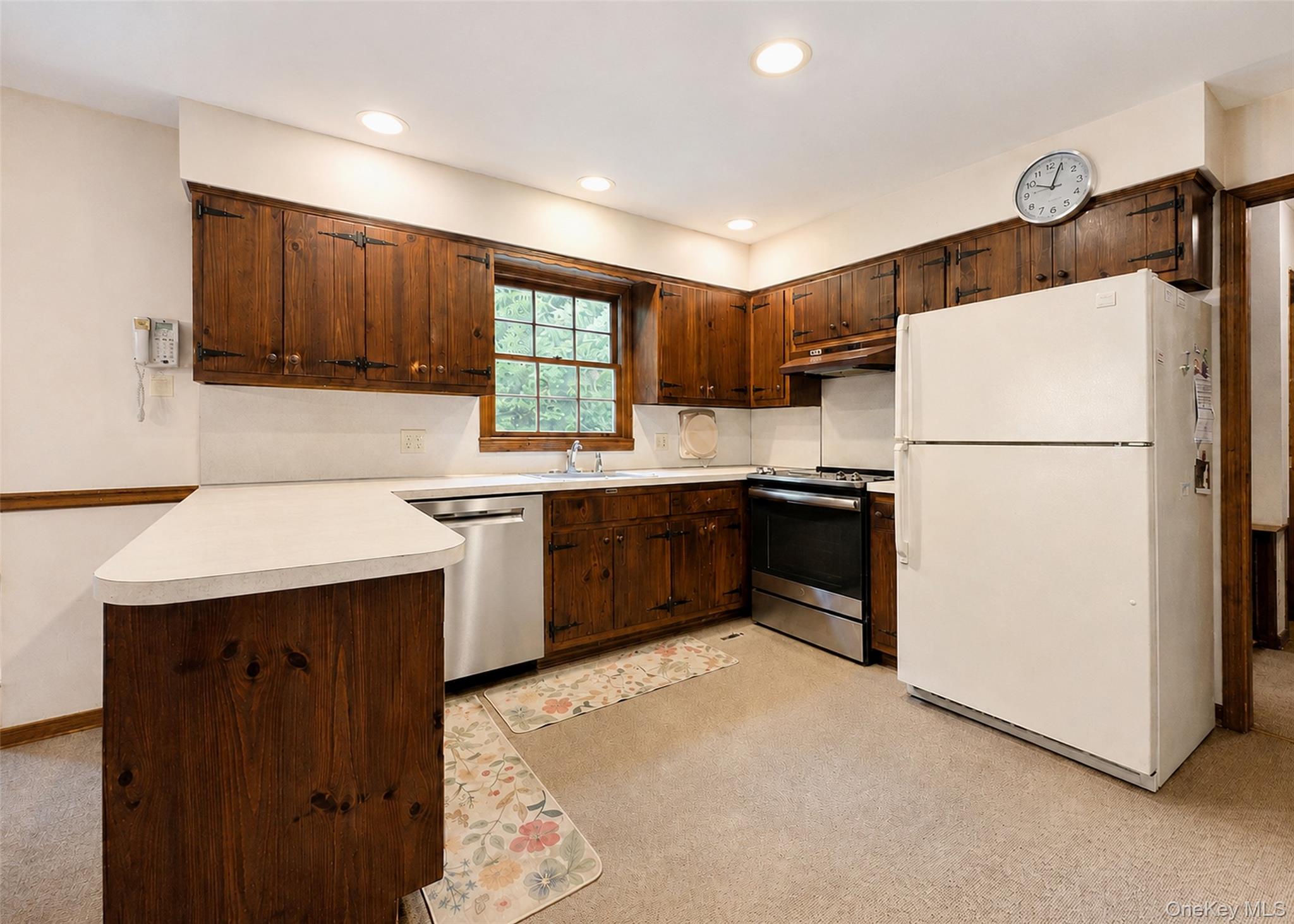 16 Woodhull Road Property Photo 9