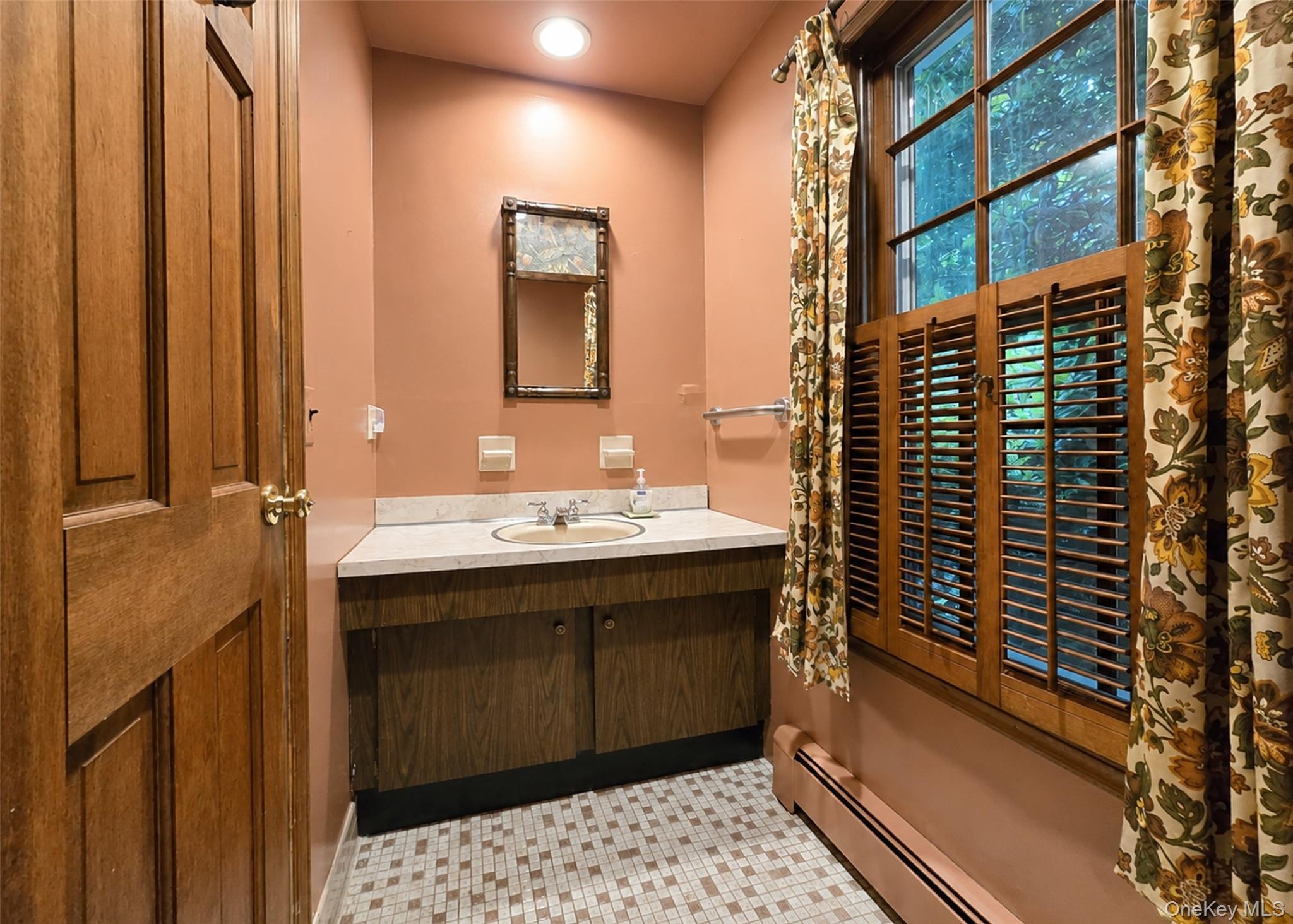 16 Woodhull Road Property Photo 12