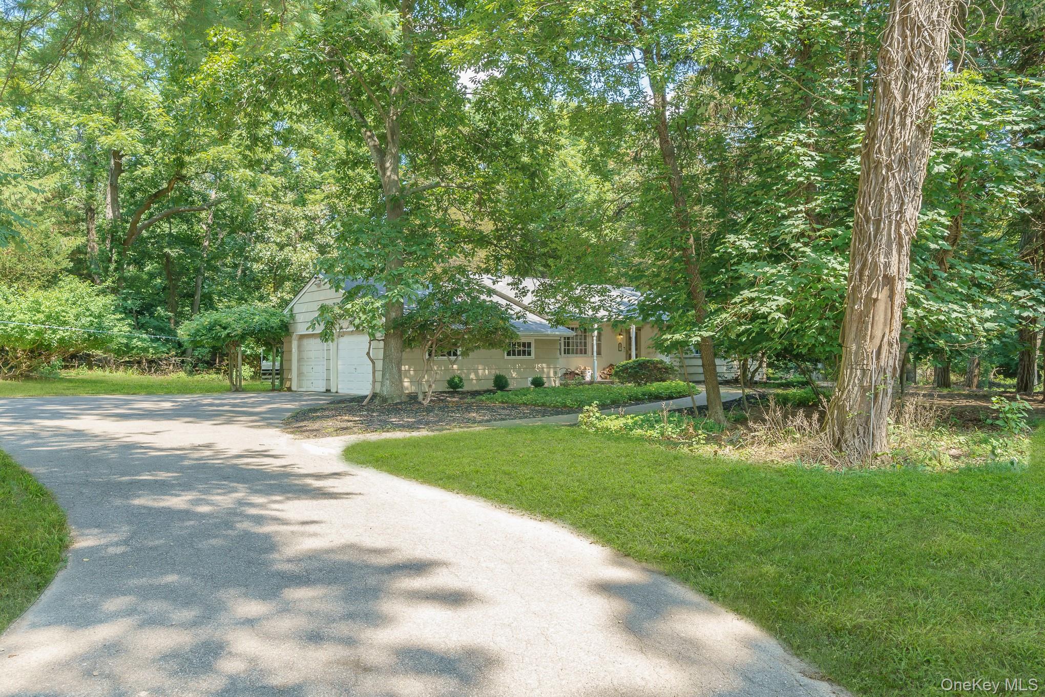 16 Landing Meadow Road Property Photo 2