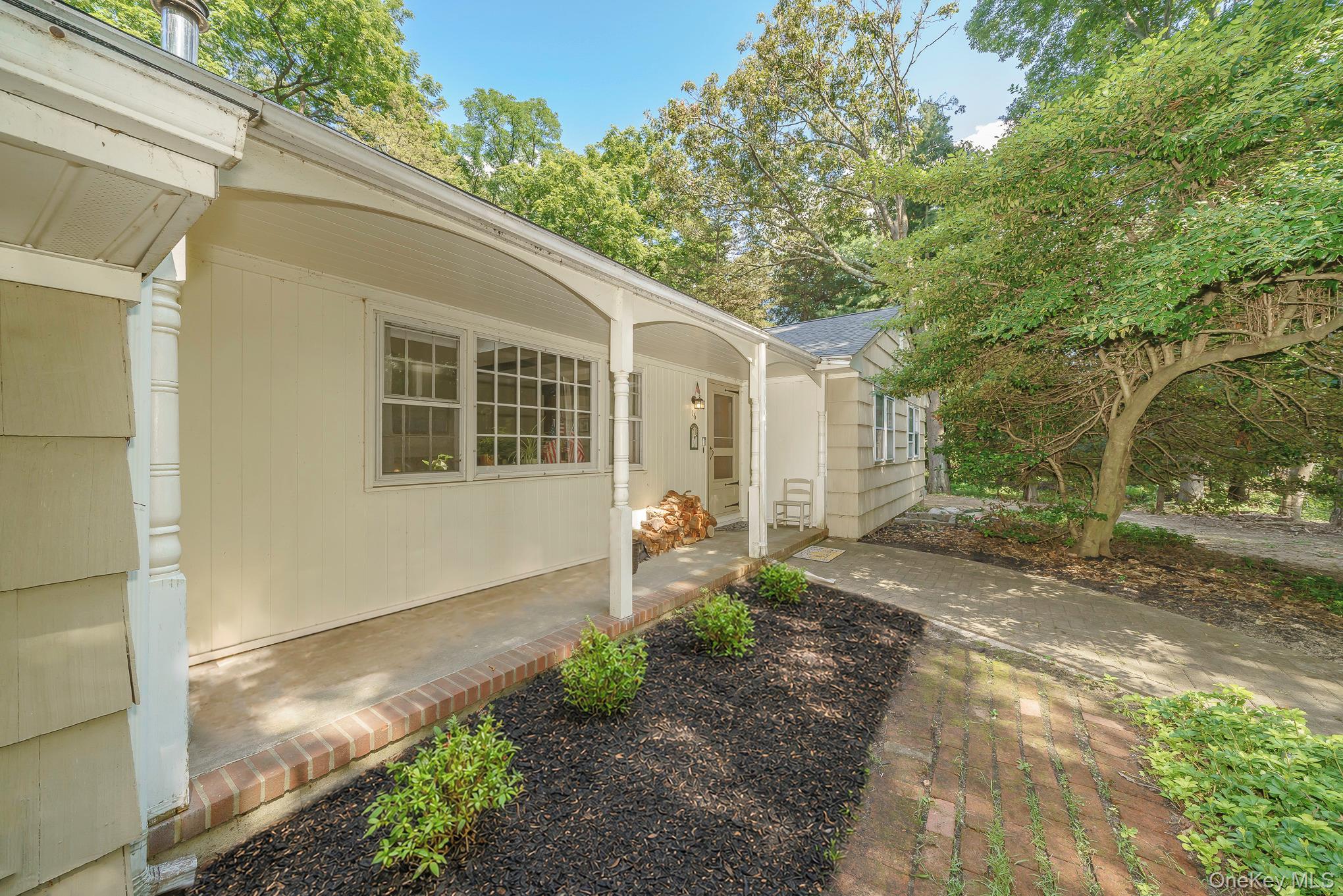 16 Landing Meadow Road Property Photo 3