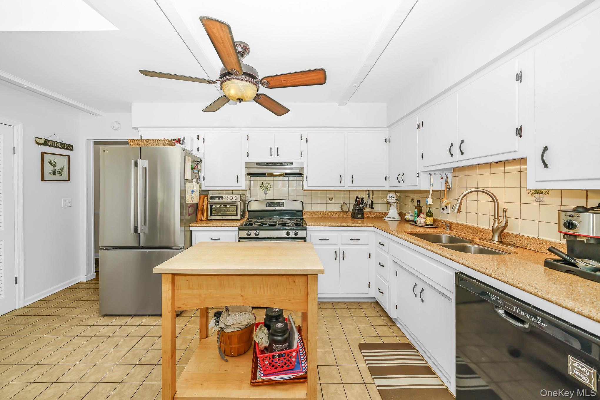 16 Landing Meadow Road Property Photo 13