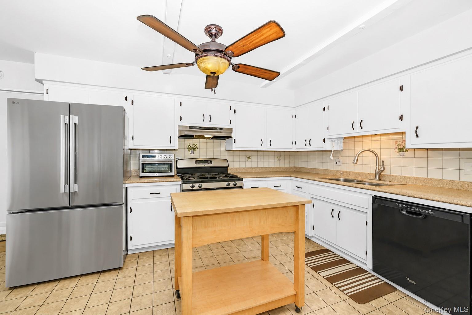 16 Landing Meadow Road Property Photo 15