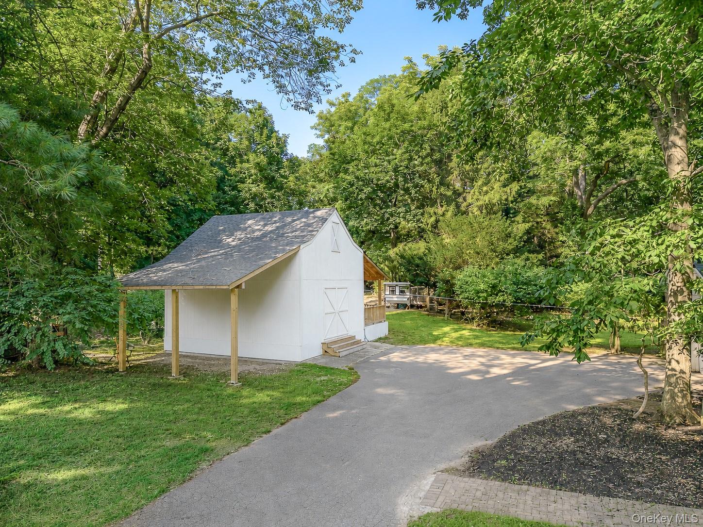 16 Landing Meadow Road Property Photo 33