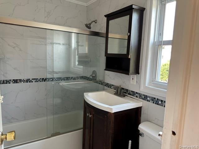 410 Herricks Road Property Photo 14