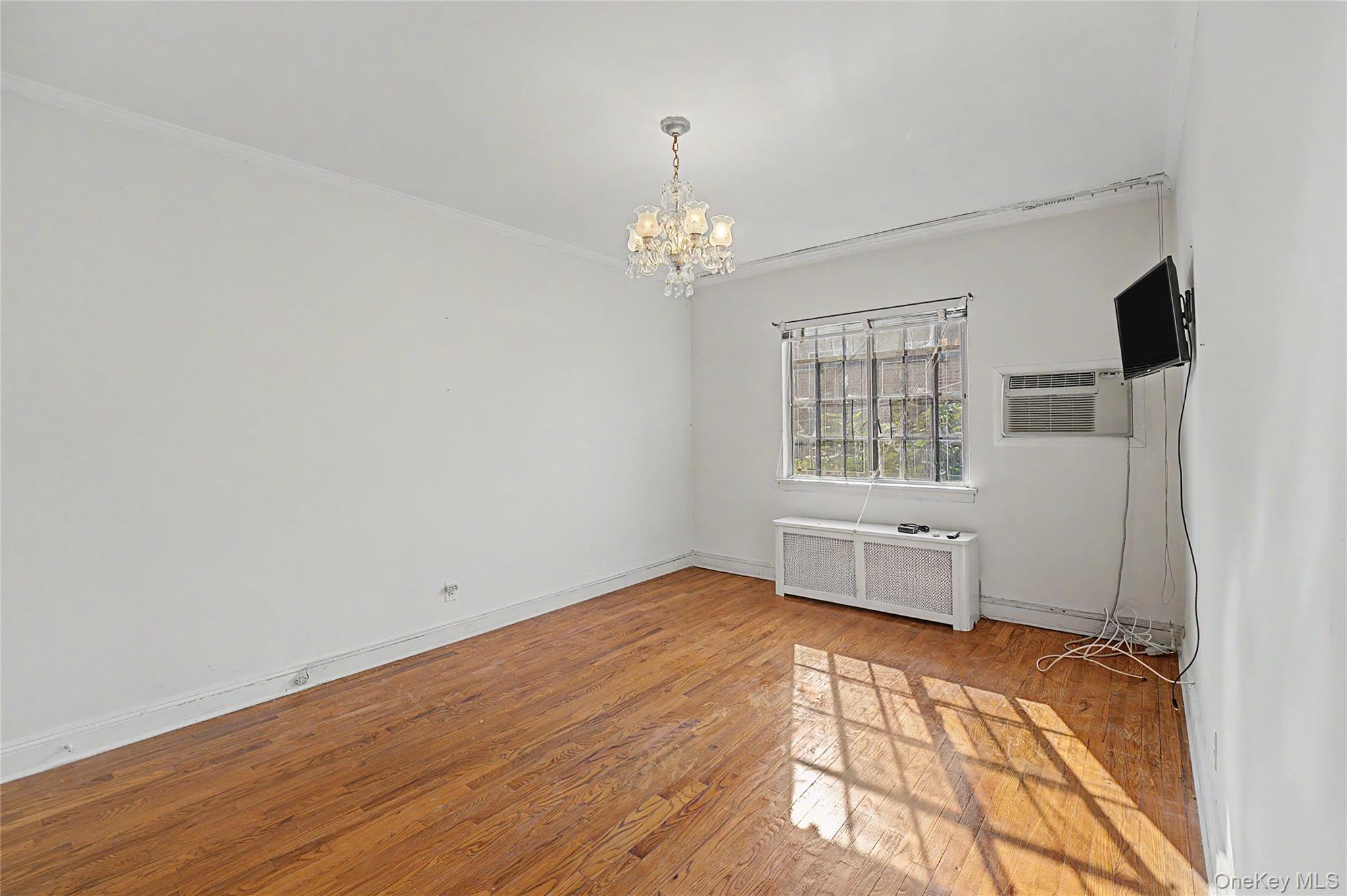 5904 146th Street Property Photo 3