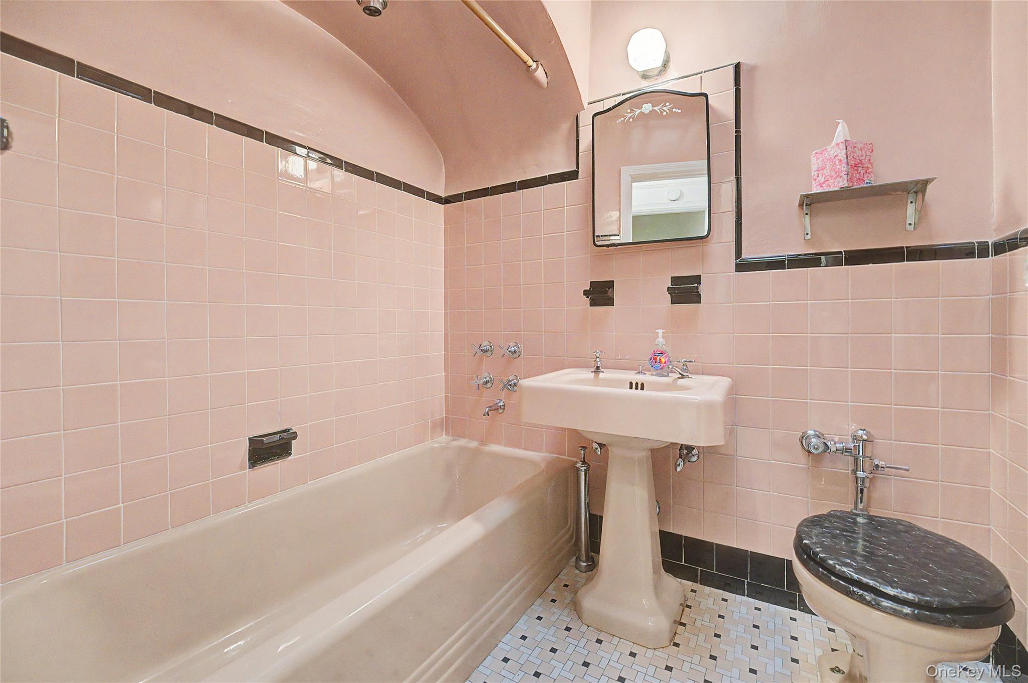 5904 146th Street Property Photo 10