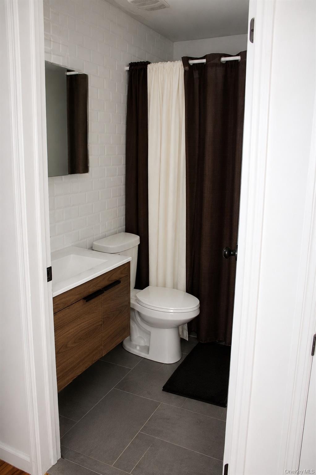 14384 232nd Street Property Photo 11