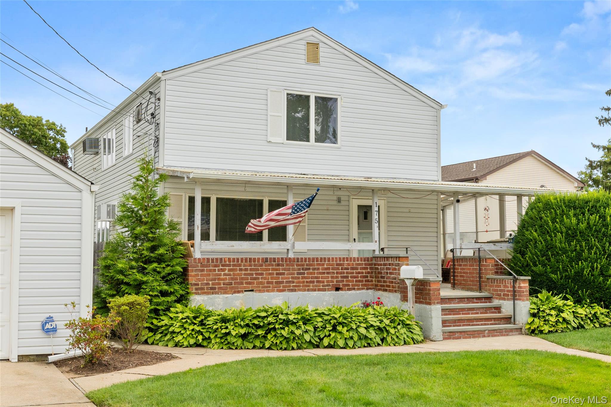 175 Centre Avenue Property Photo 1