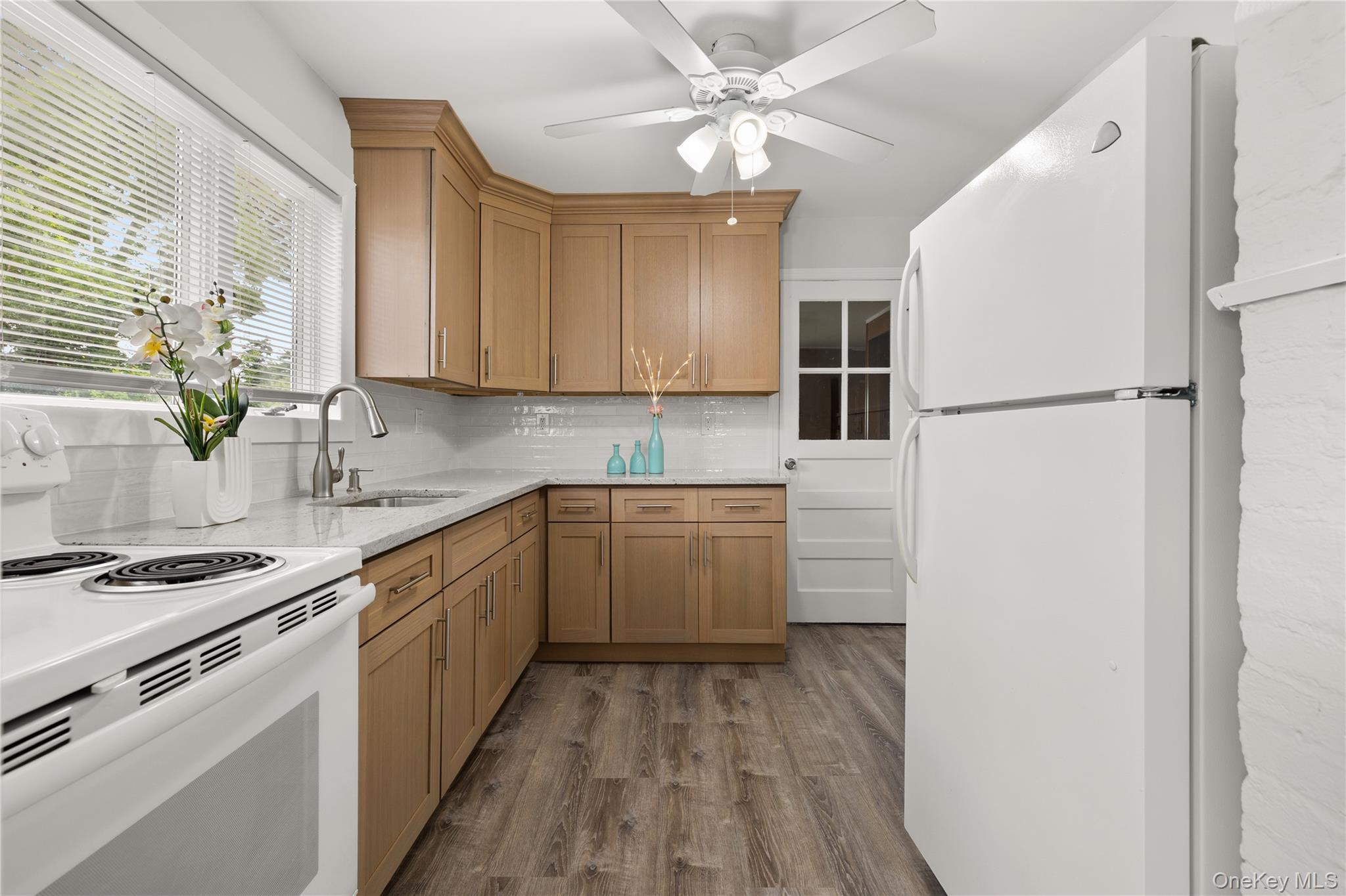 175 Centre Avenue Property Photo 6