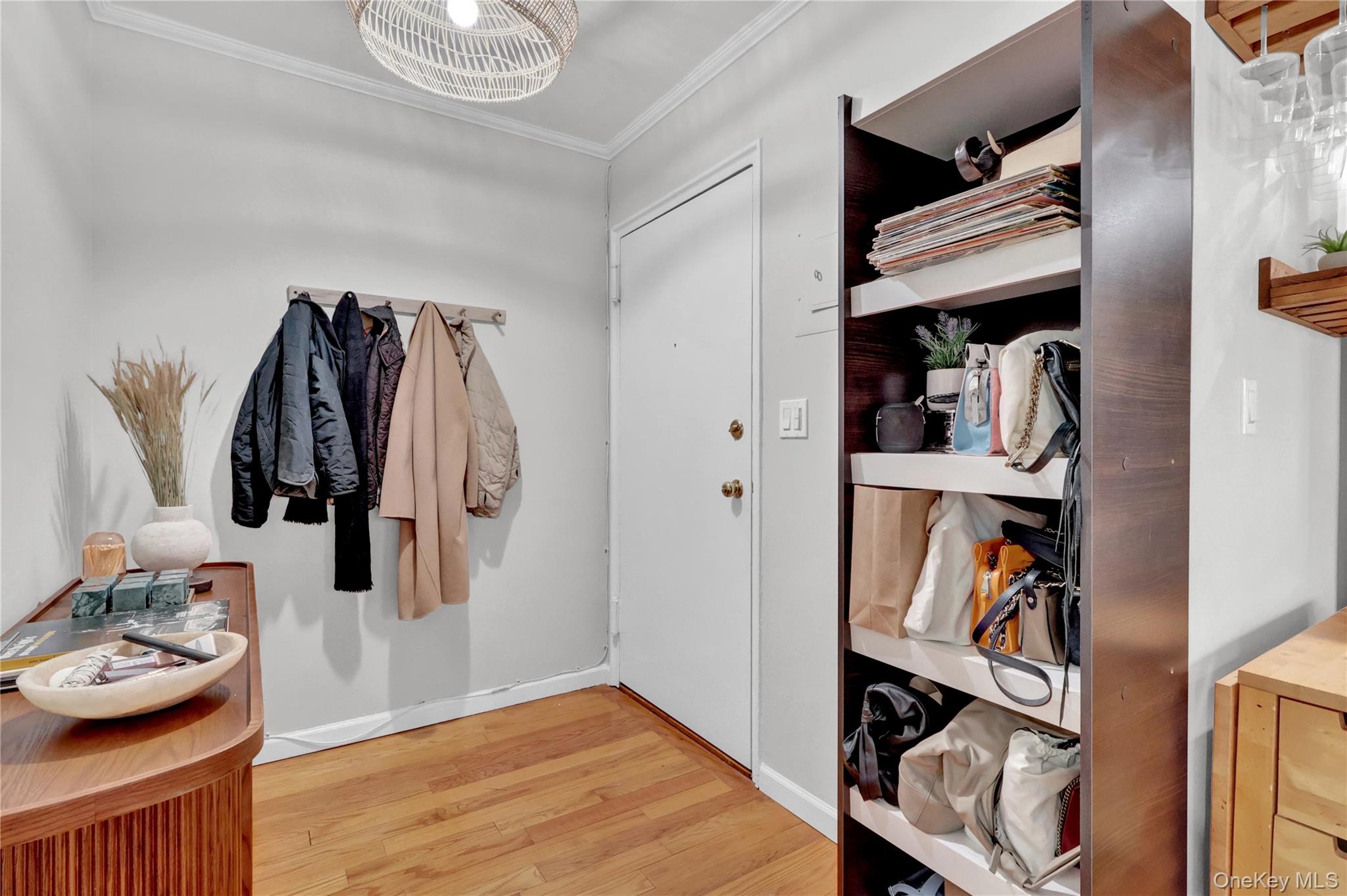 65 W Broadway 10a Property Photo 4