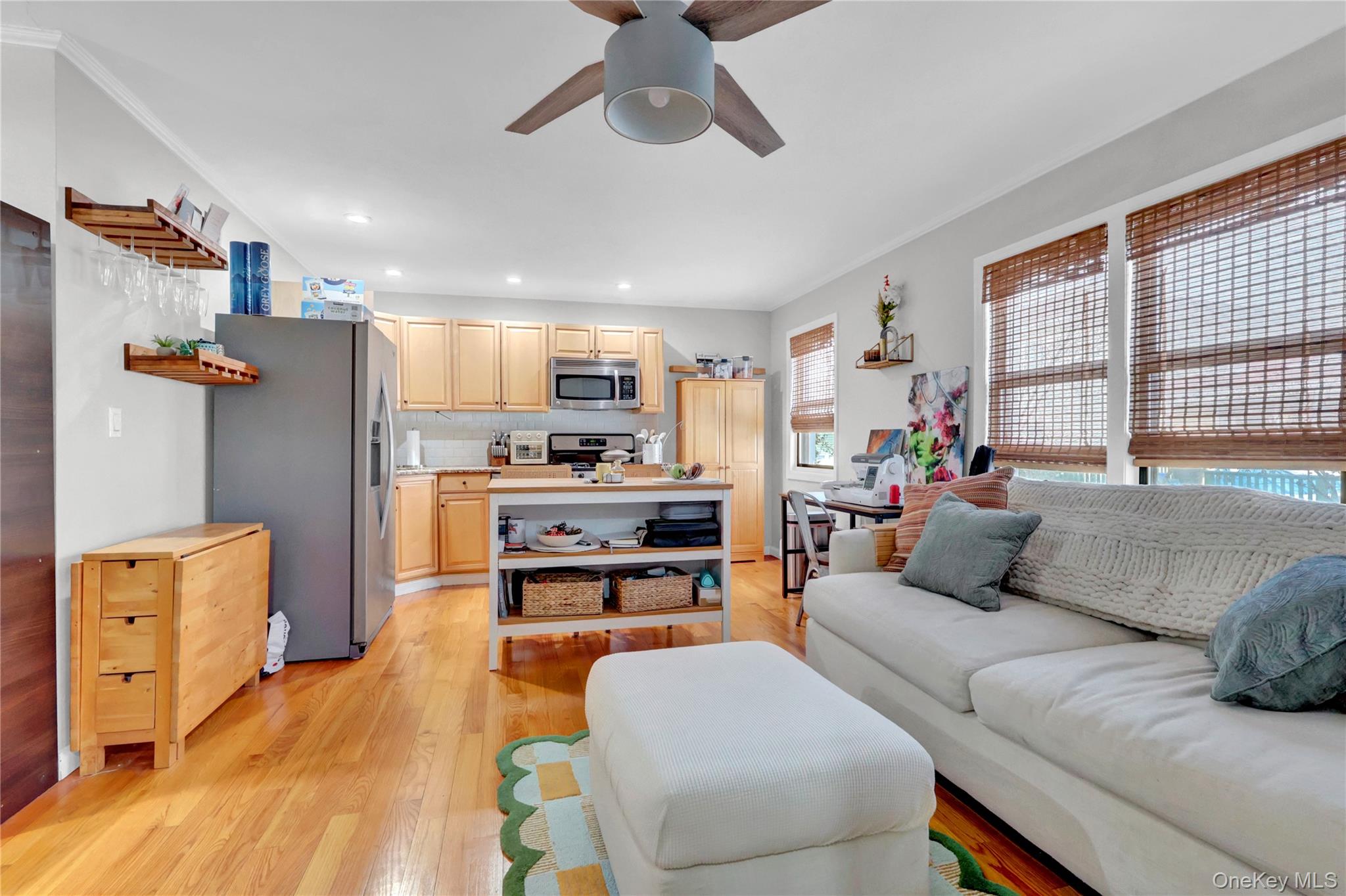 65 W Broadway 10a Property Photo 5