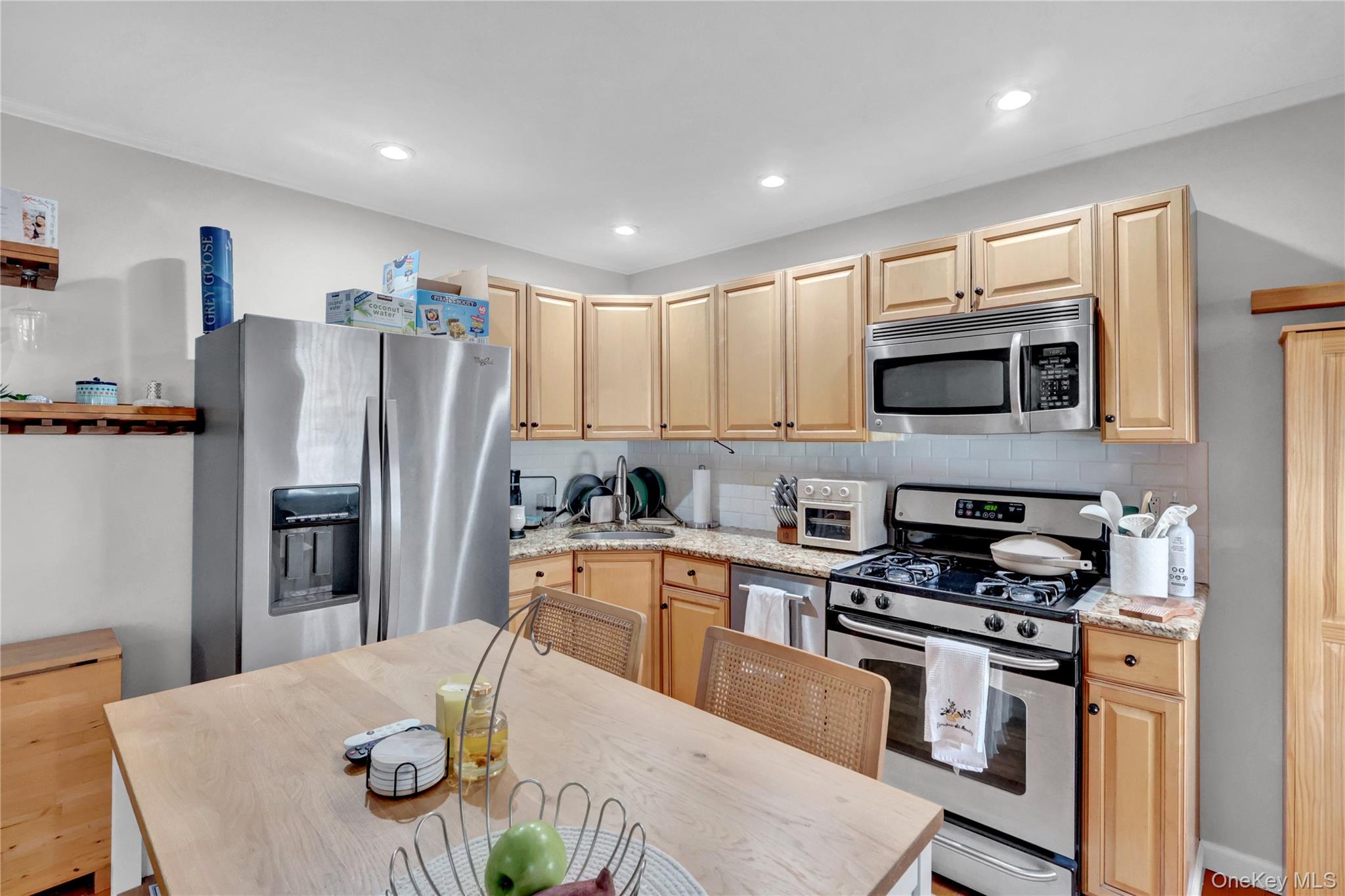 65 W Broadway 10a Property Photo 7