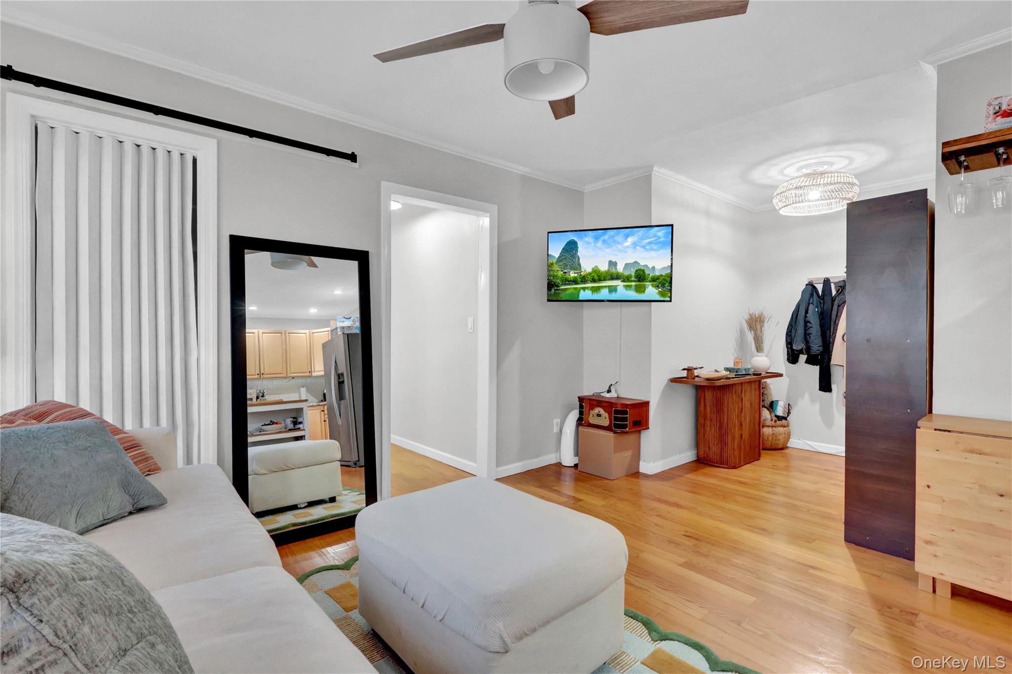 65 W Broadway 10a Property Photo 8