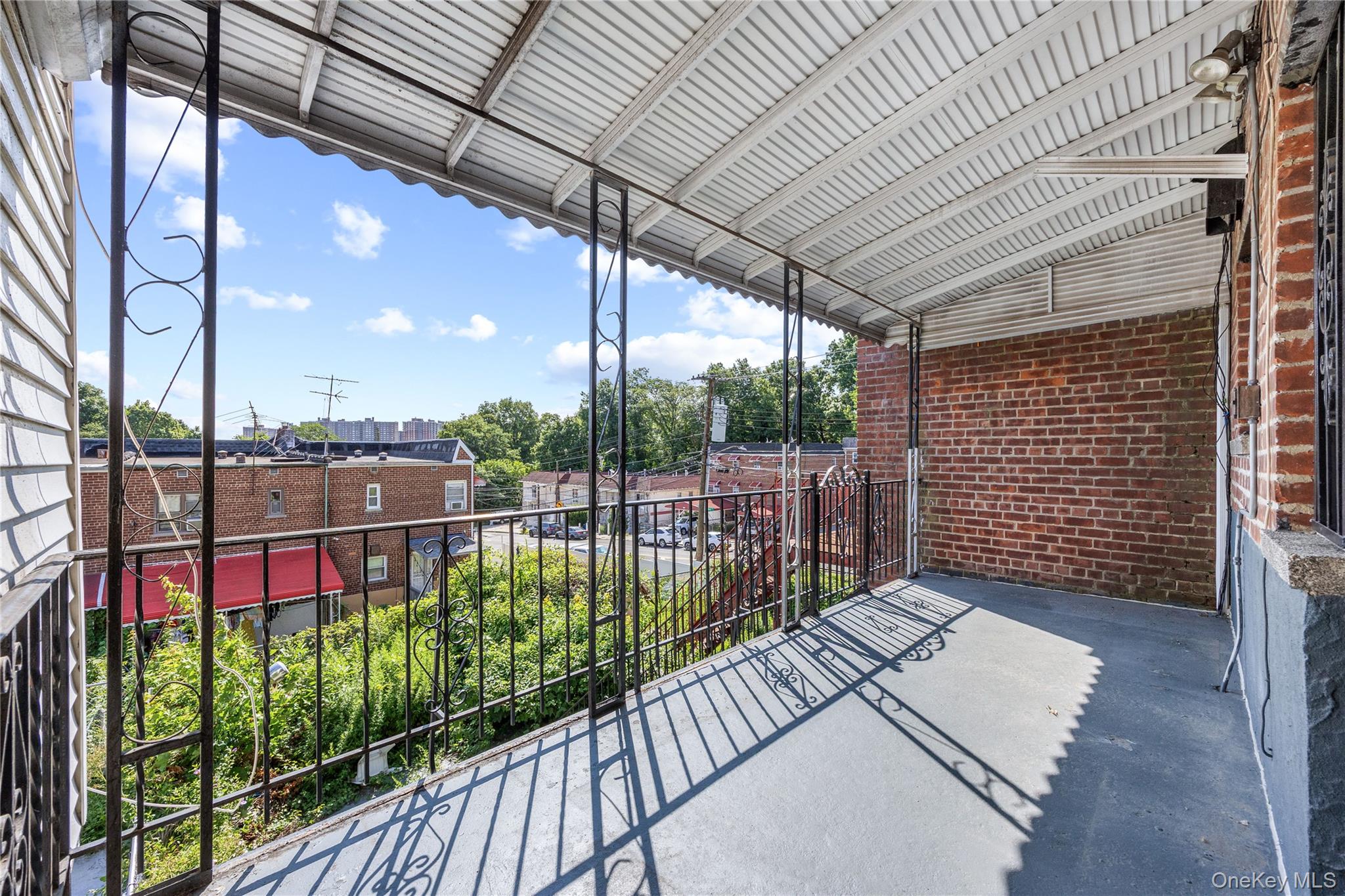 3302 Tiemann Avenue Property Photo 2