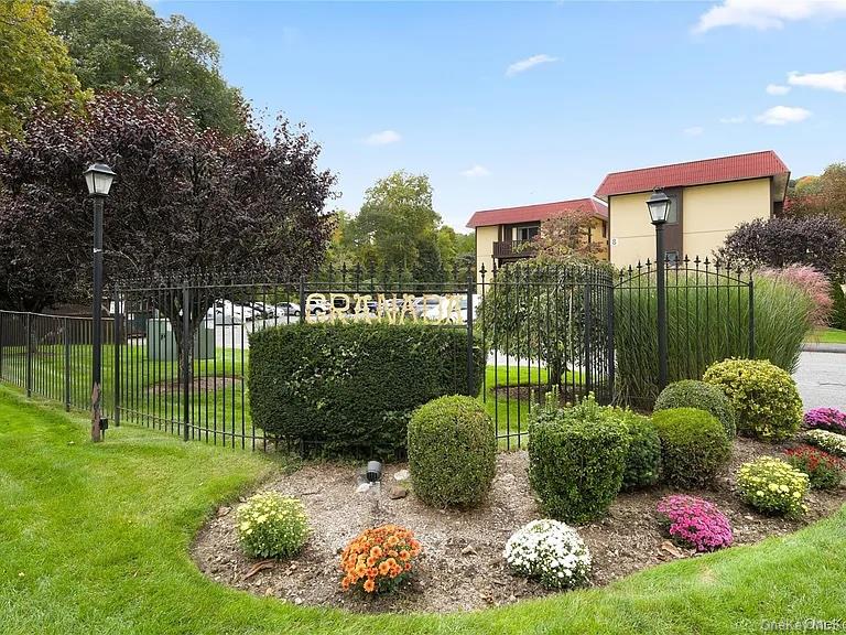 18 Granada Crescent 2 Property Photo 1