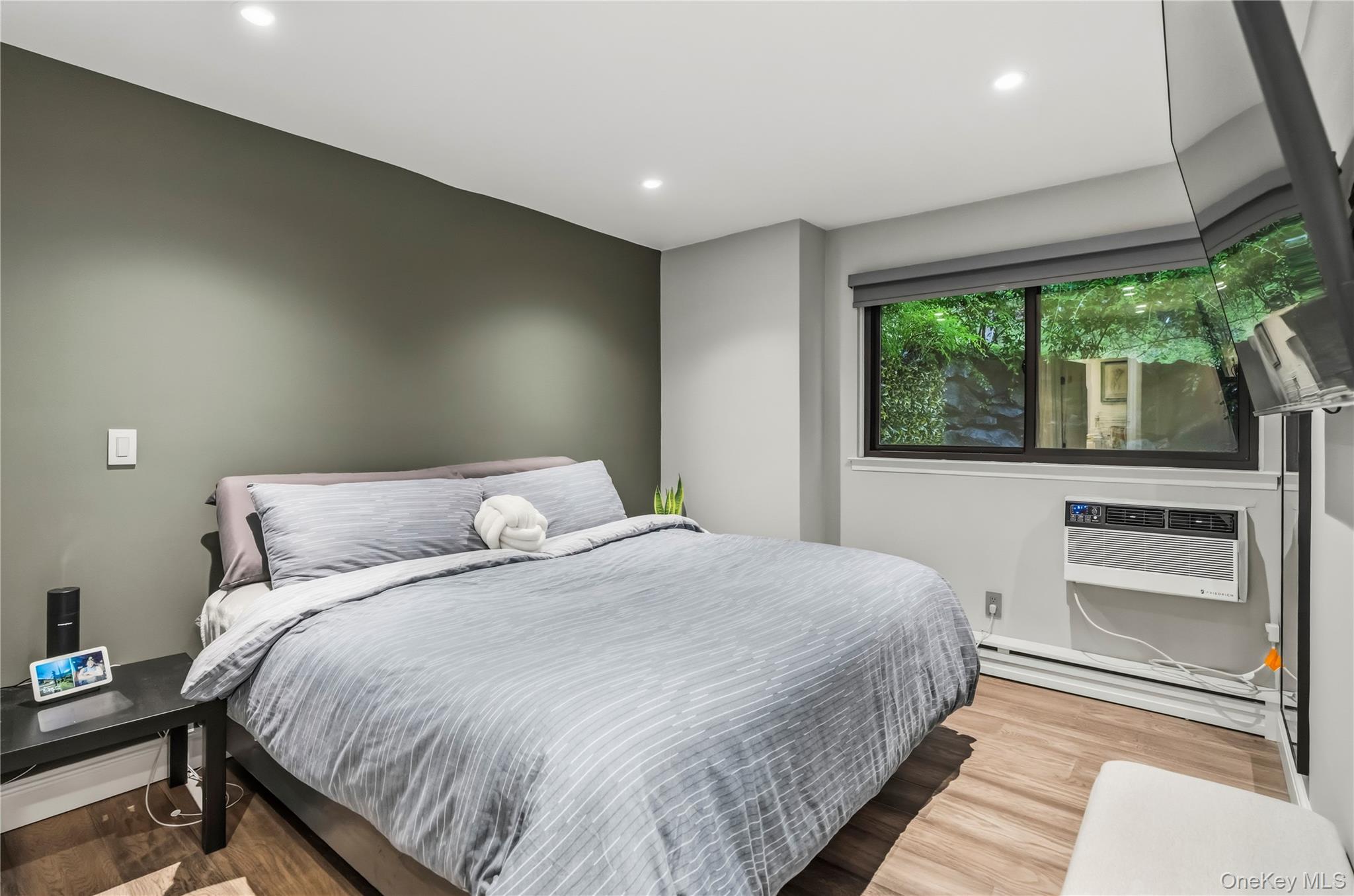 18 Granada Crescent 2 Property Photo 17