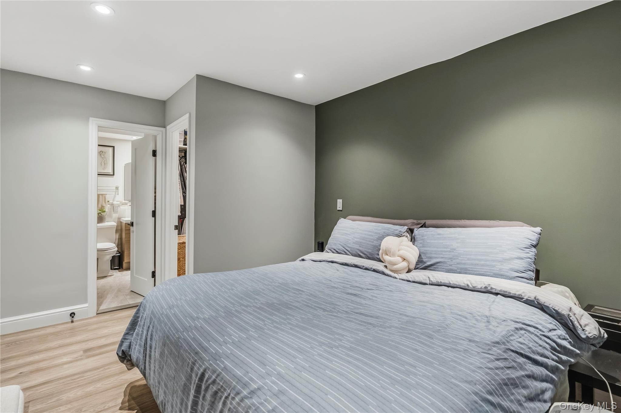 18 Granada Crescent 2 Property Photo 18