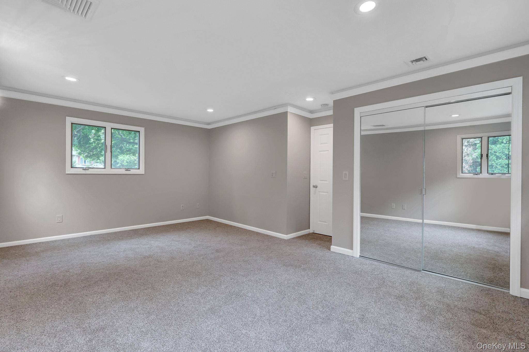 466 W 4th Street Property Photo 17