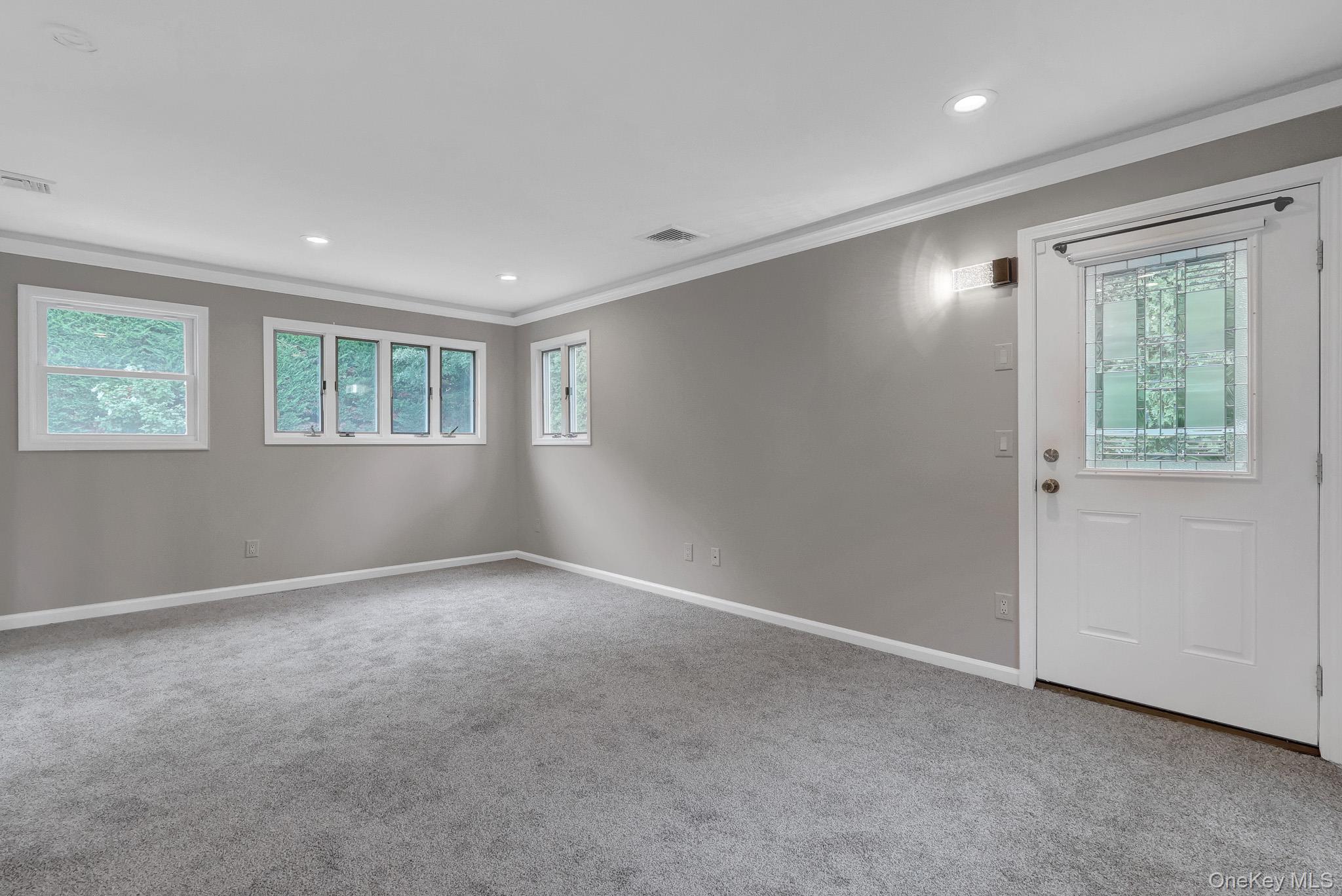 466 W 4th Street Property Photo 18