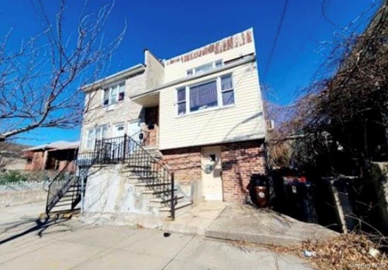 959 E 216th Street Property Photo 1