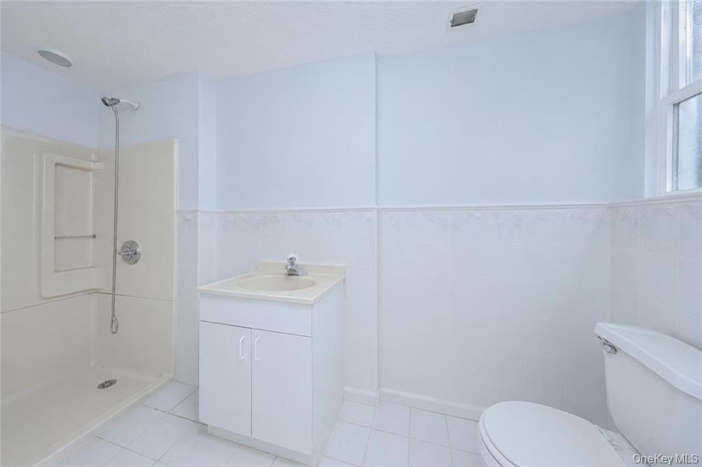 2340 E 29th Street Property Photo 21