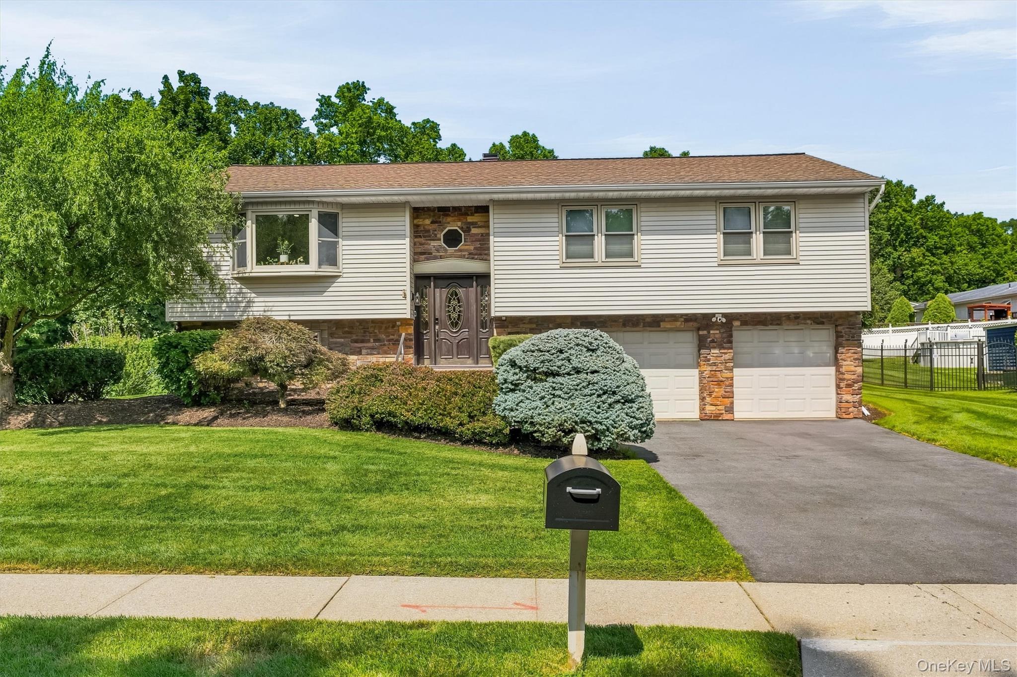 80 Decker Drive Property Photo 1