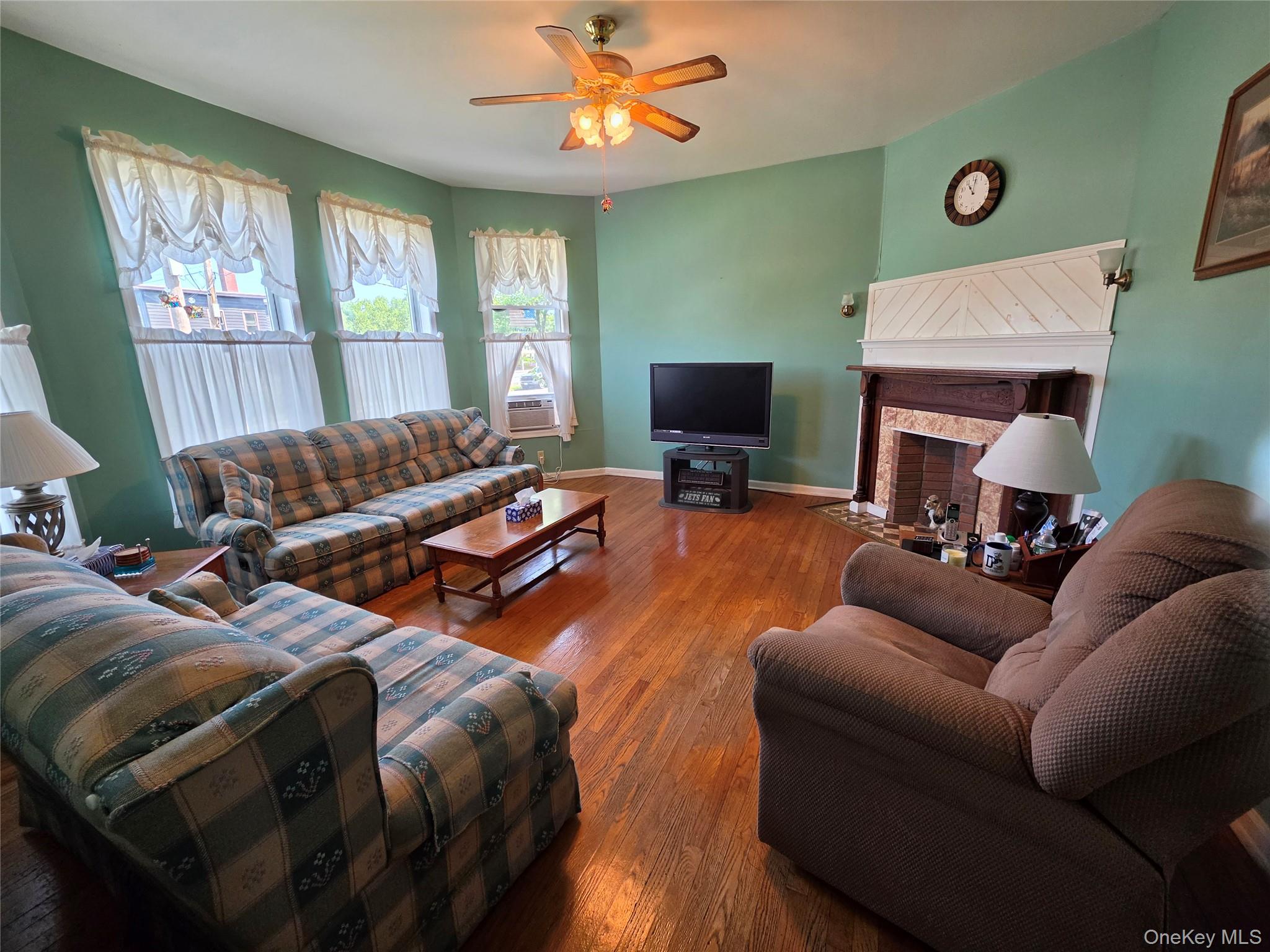 83 Green Street Property Photo 3