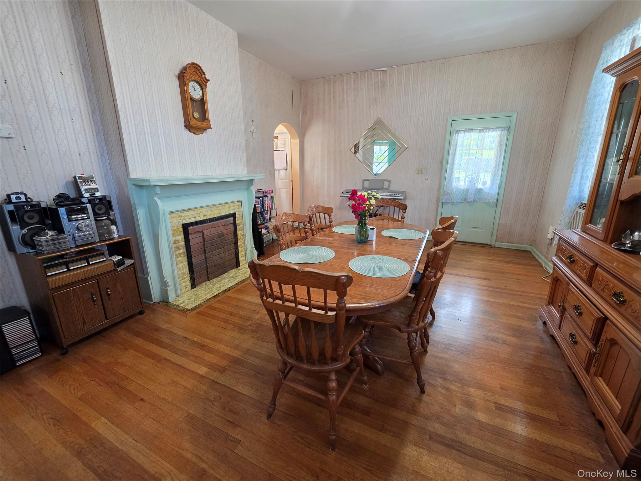 83 Green Street Property Photo 8