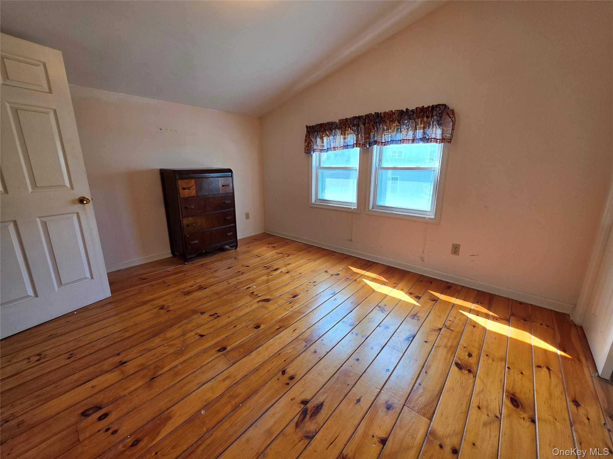 83 Green Street Property Photo 27