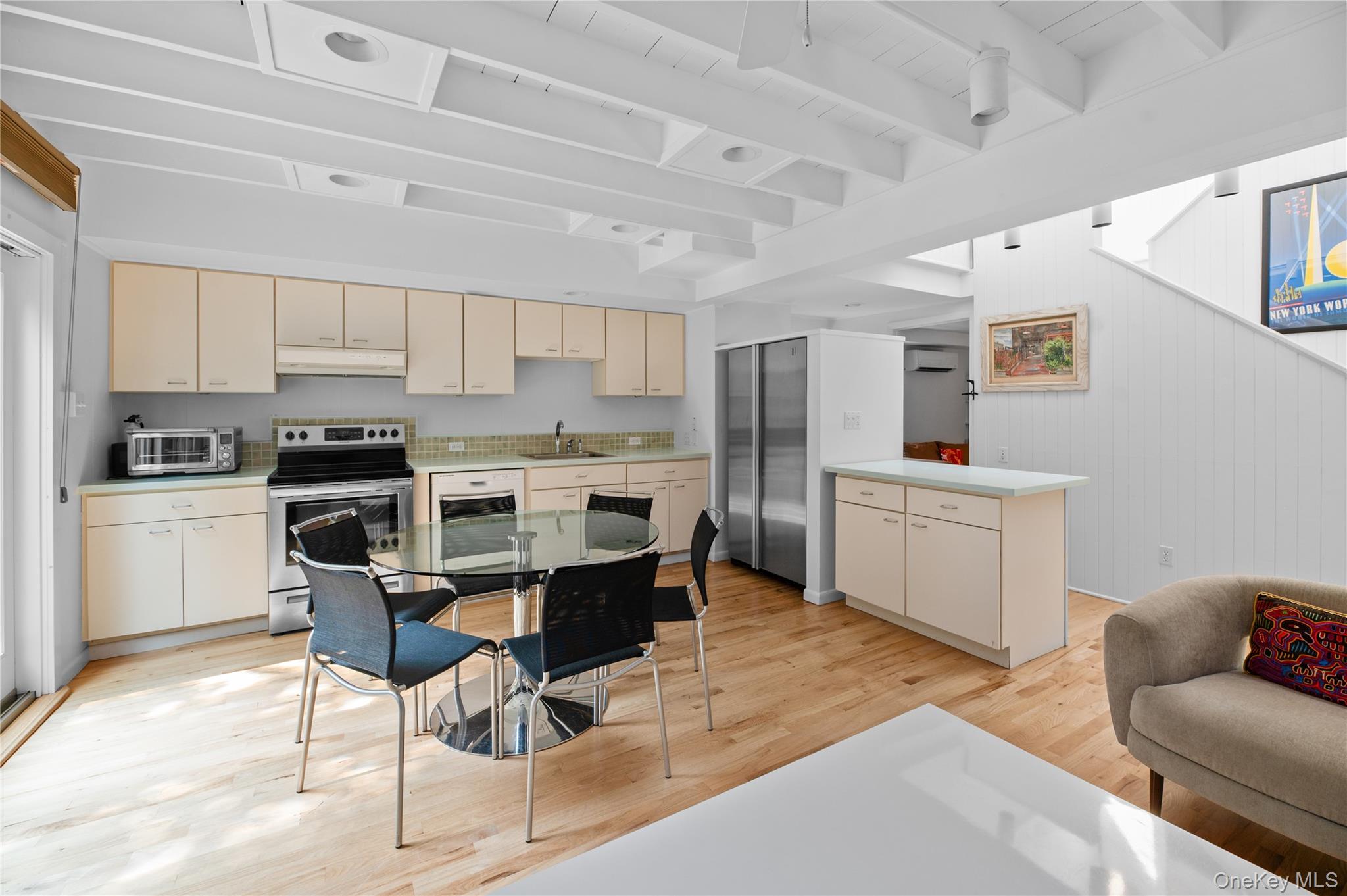 43 Ivy Avenue Property Photo 4