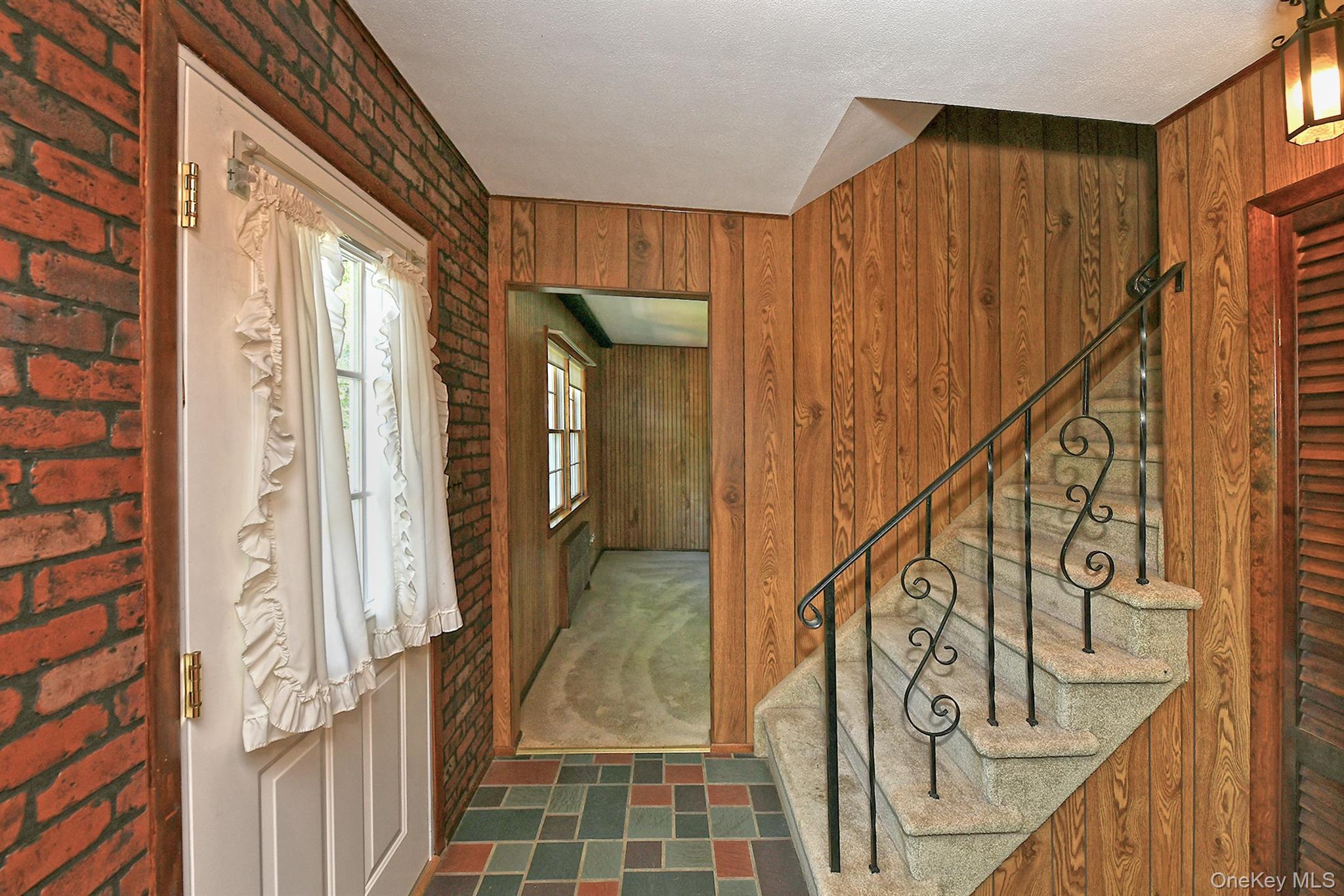 20 Brook Lane Property Photo 8