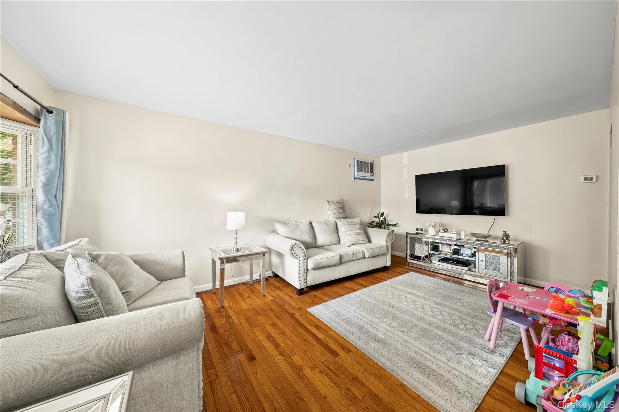 461 Greengrove Avenue Property Photo 8