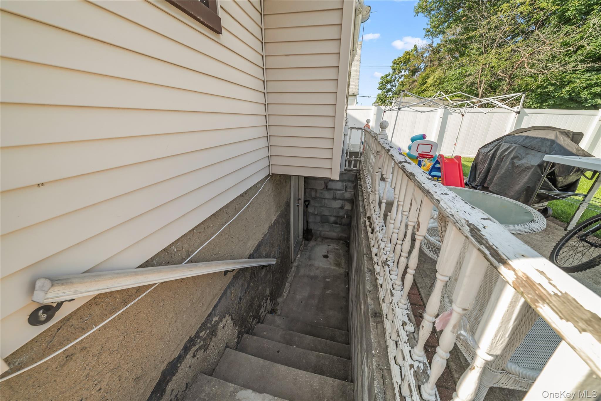 461 Greengrove Avenue Property Photo 15