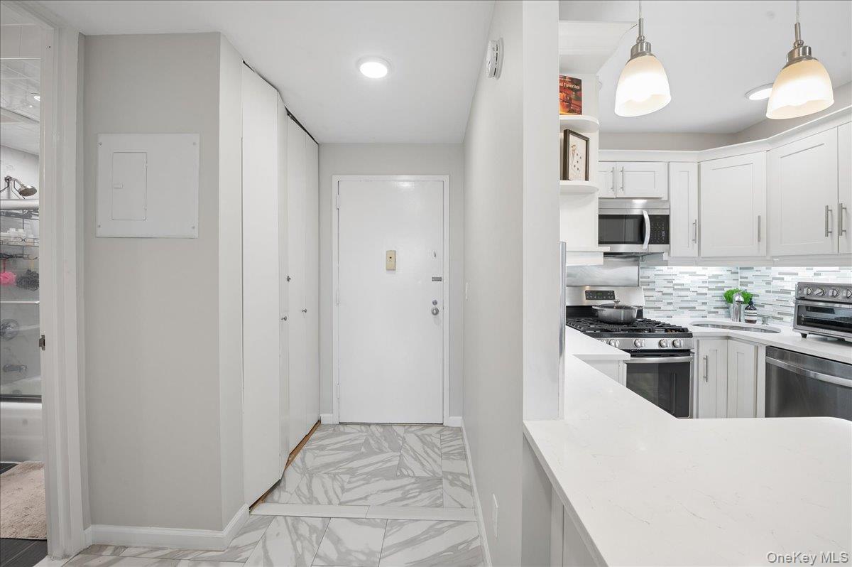 1 Irving Place U16e Property Photo 4
