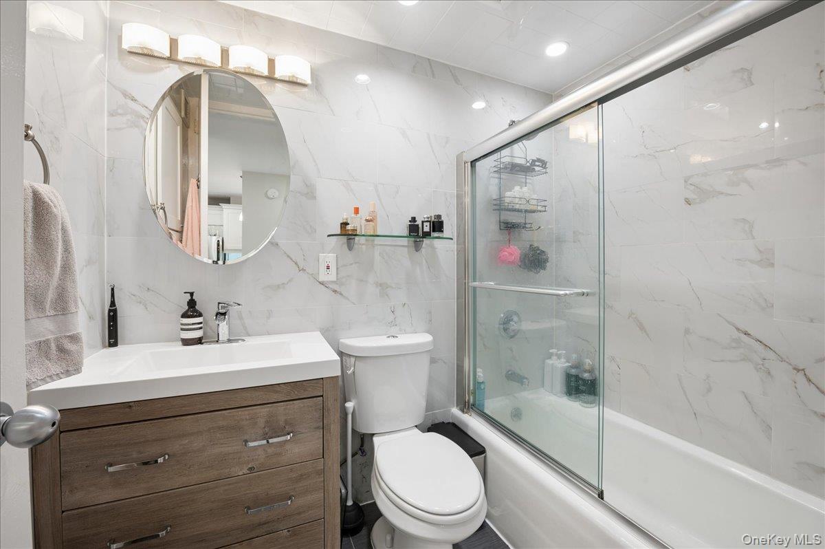 1 Irving Place U16e Property Photo 6