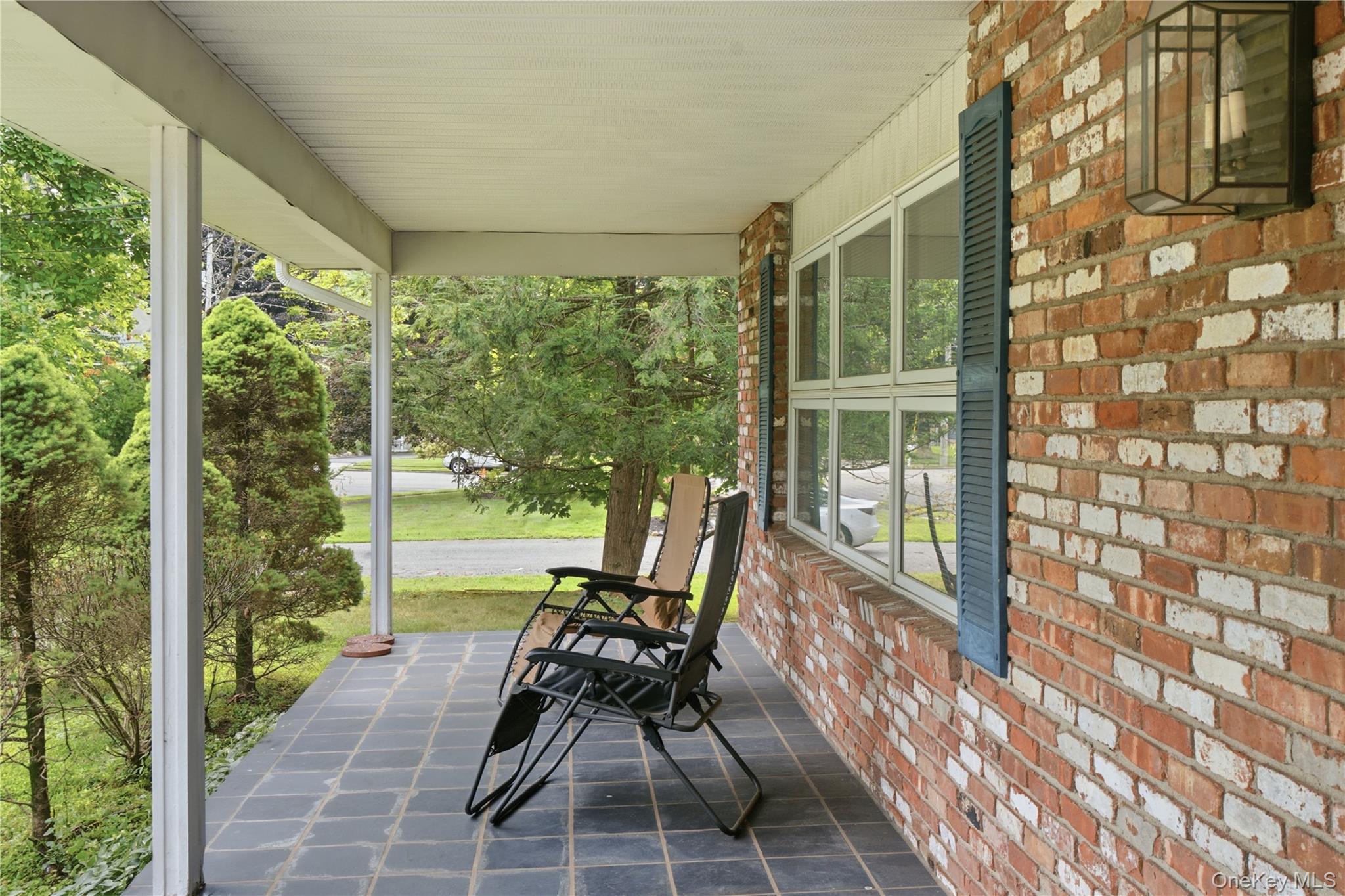 17 Little Brook Lane Property Photo 4