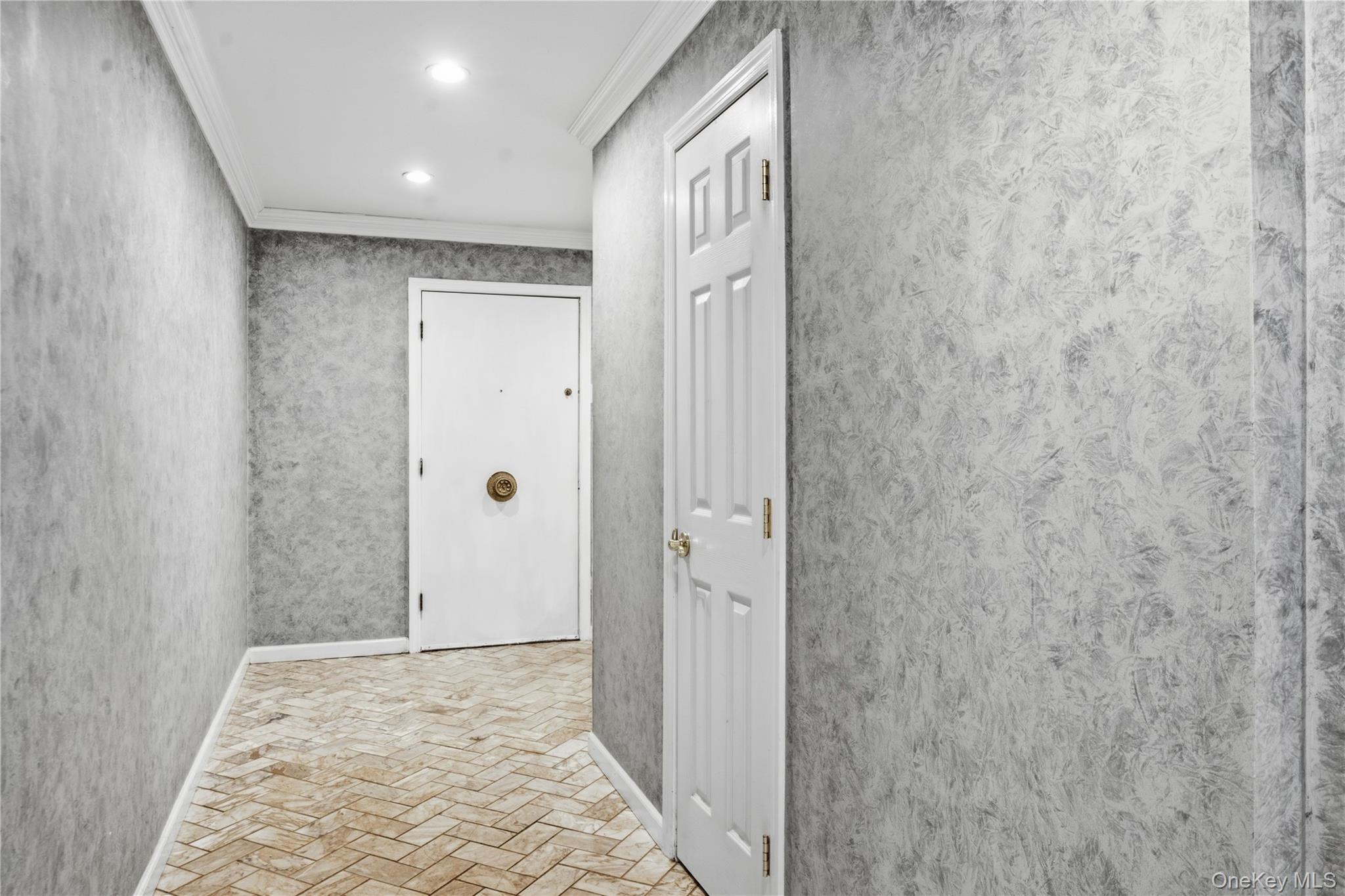 17 Little Brook Lane Property Photo 6