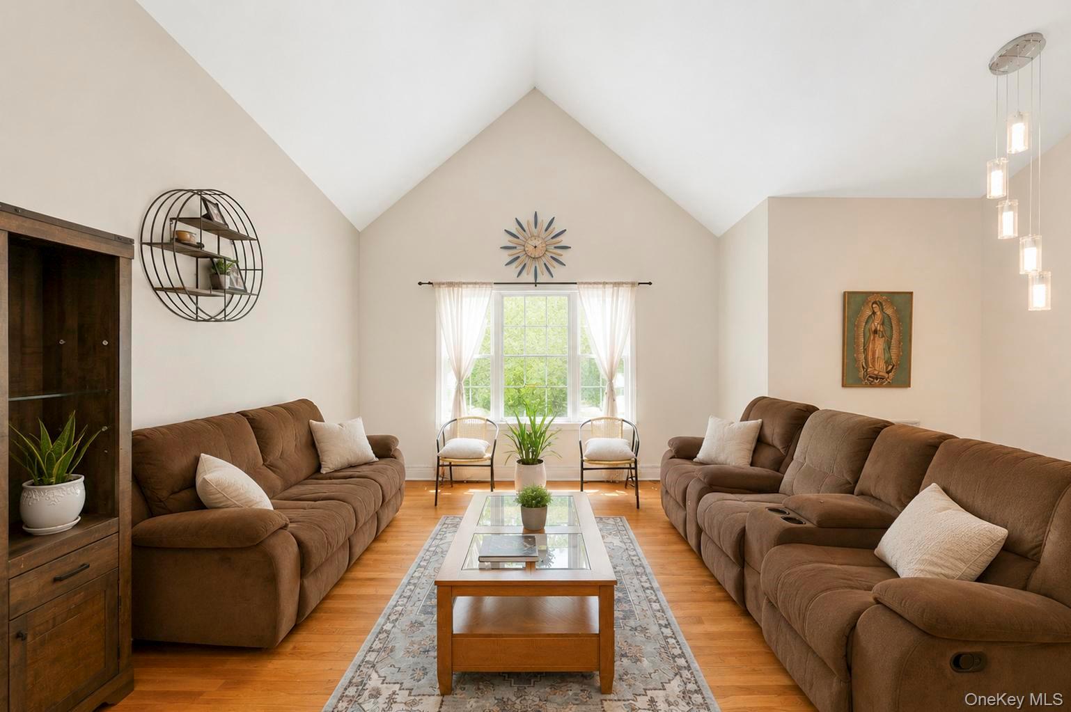 71 Barton Avenue Property Photo 2