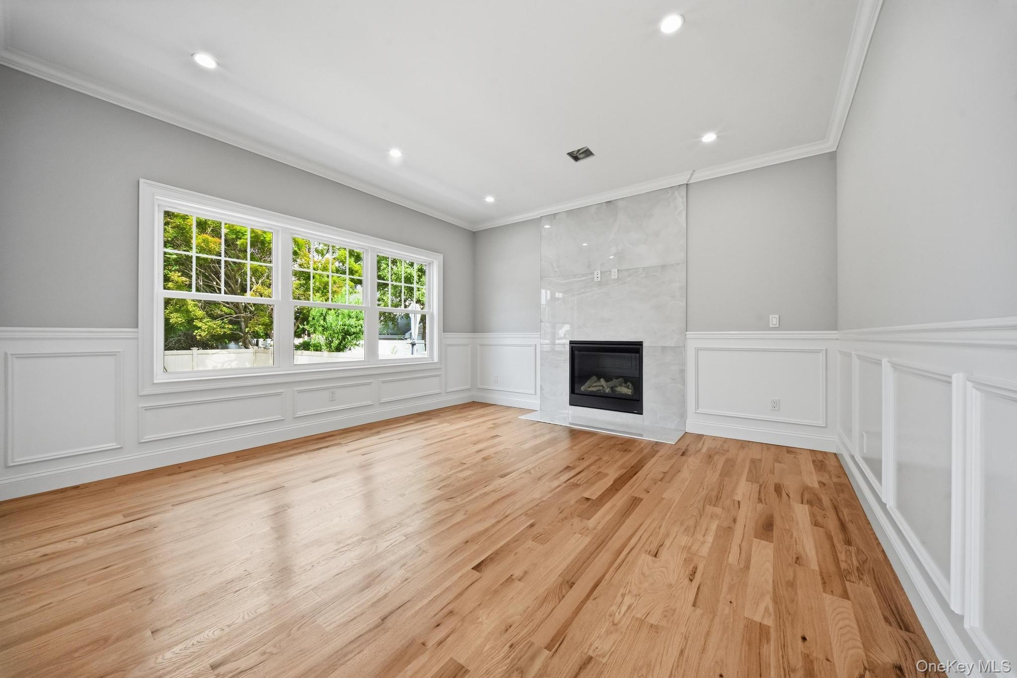 1586 Maeder Avenue Property Photo 14