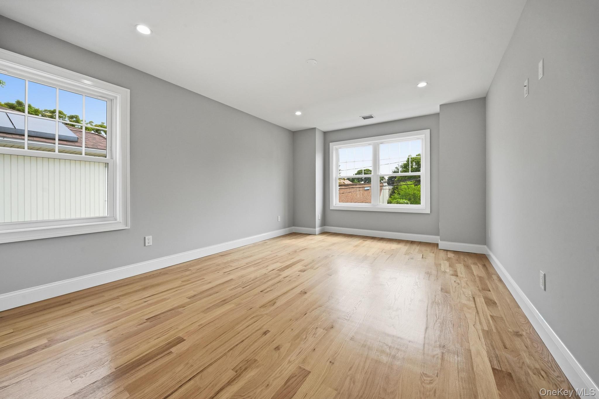1586 Maeder Avenue Property Photo 34